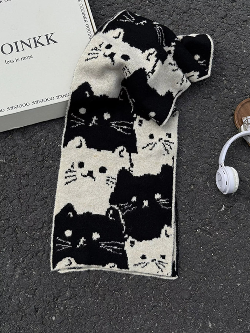 Cute Cat Pattern Knitted Scarf
