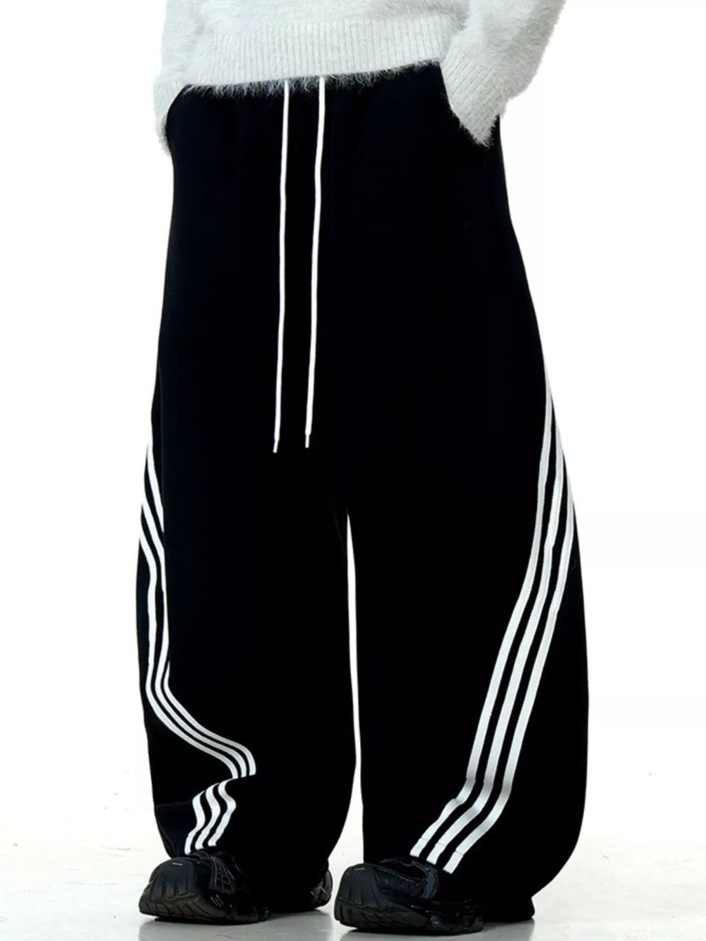 Men's Wide-Leg Striped Pants