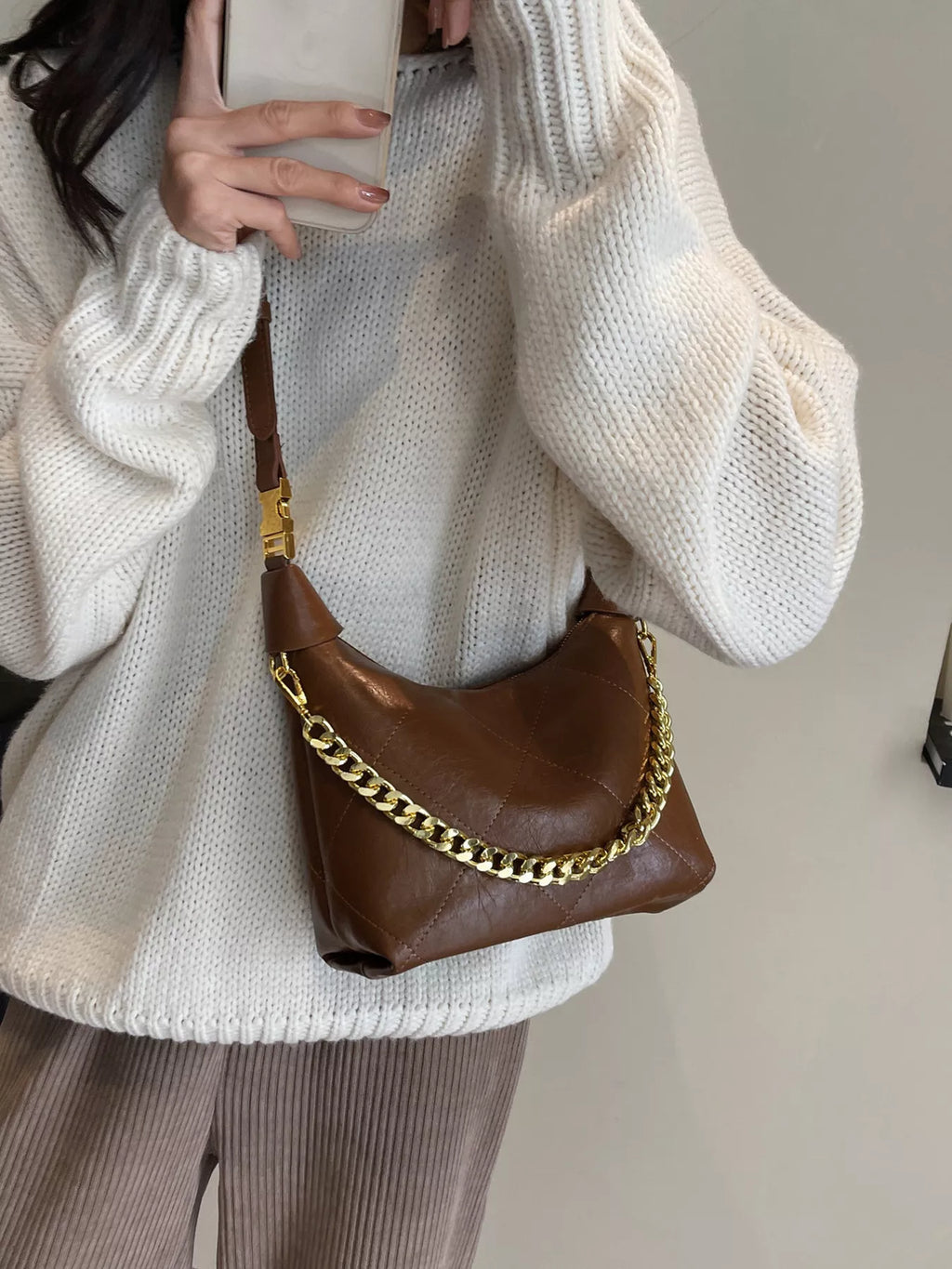 Chain Decor Leather Bag