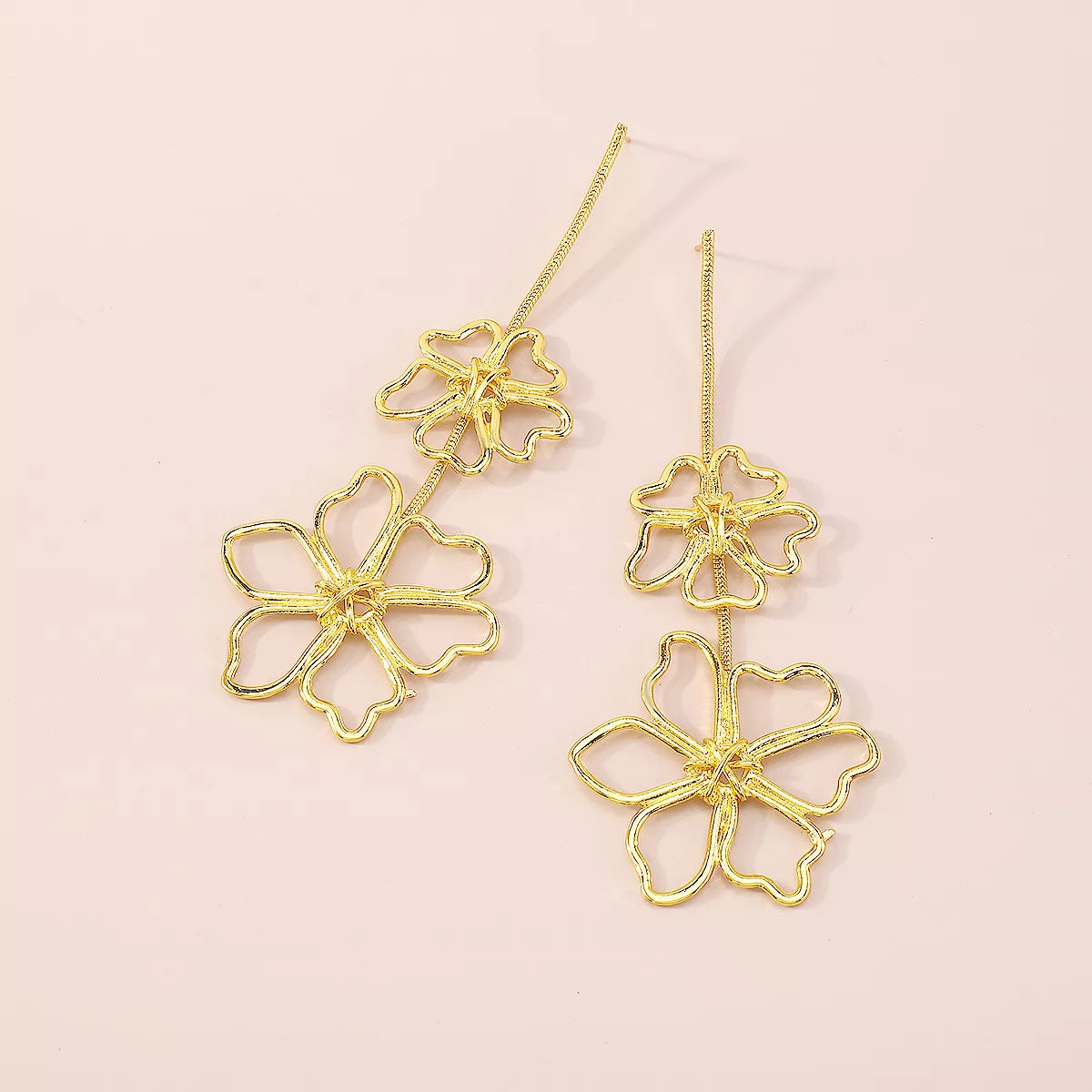 Alloy Flower Dangle Earrings