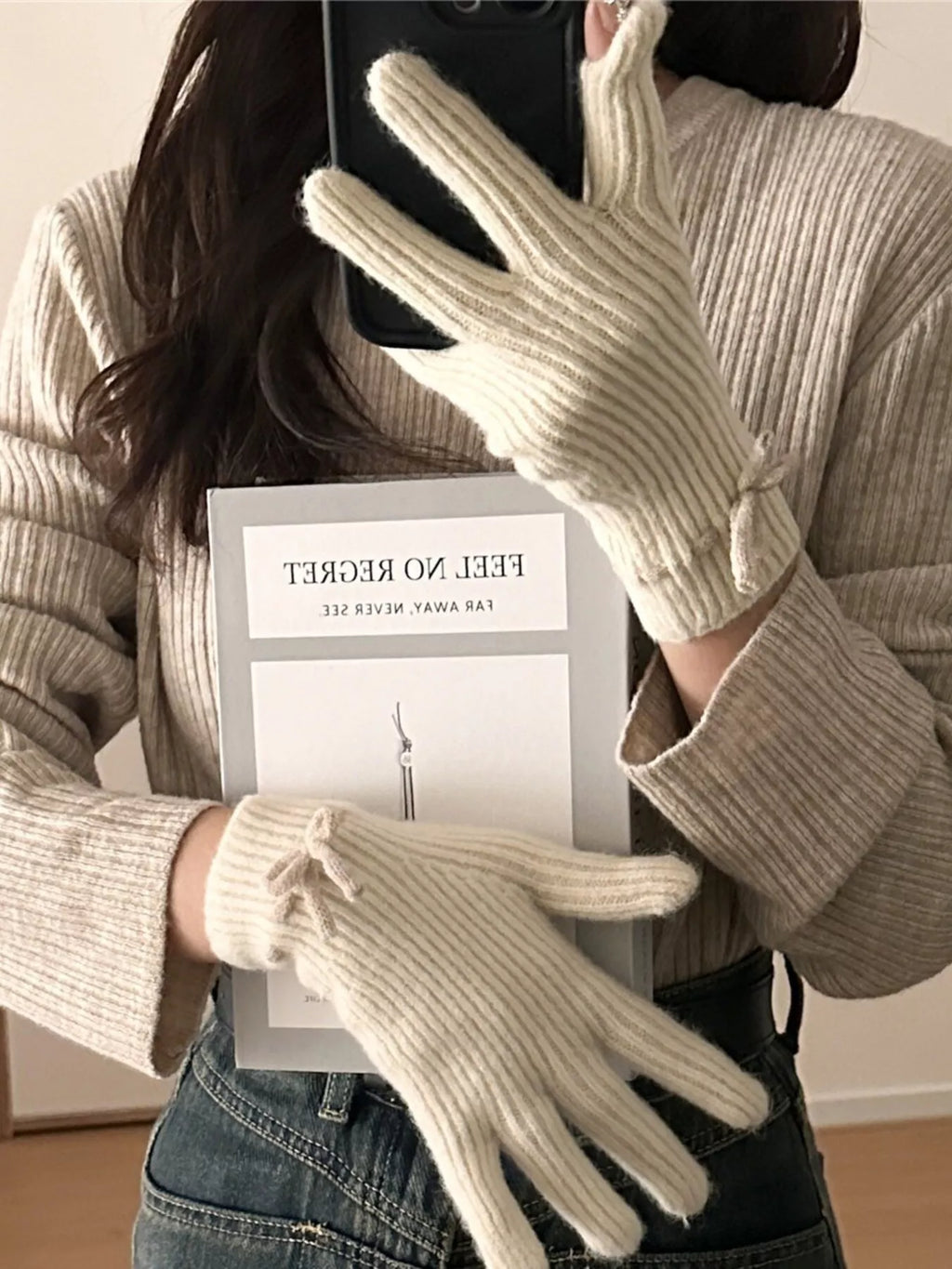 Knitted Gloves with Bow Accent
