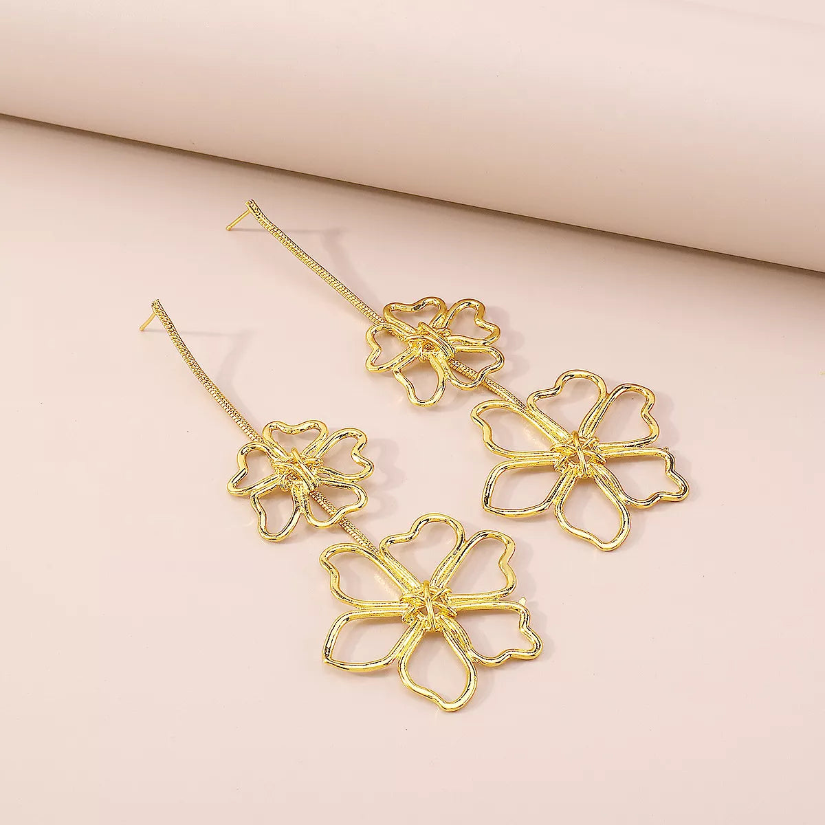 Alloy Flower Dangle Earrings