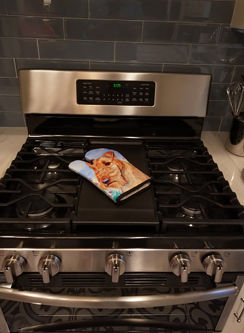 Airedale Terrier in Flowers Oven Mitt Heat Resistant Thick Oven Mitt for Hot Pans and Oven, Kitchen Mitt Protect Hands, Cooking Baking Glove