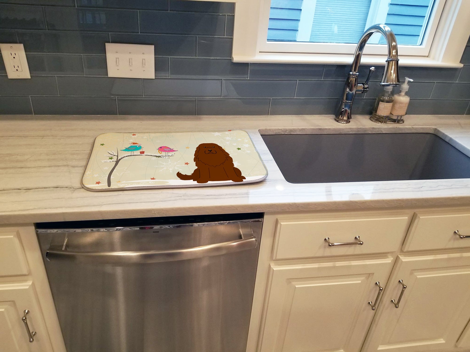Christmas Presents between Friends Caucasian Shepherd Dog Dish Drying Mat Absorbent Dish Drying Mat Pad for Kitchen Counter Dish Drainer Mat for Countertop, 14 x 21", Multicolor