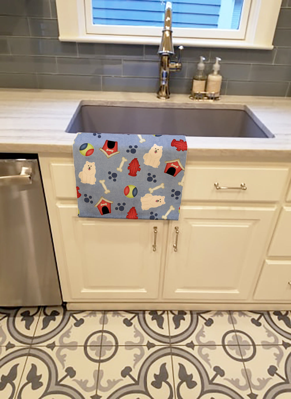 Dog House Collection Samoyed Kitchen Towel Velour Plush Front and Cotton Loop Back Machine Washable