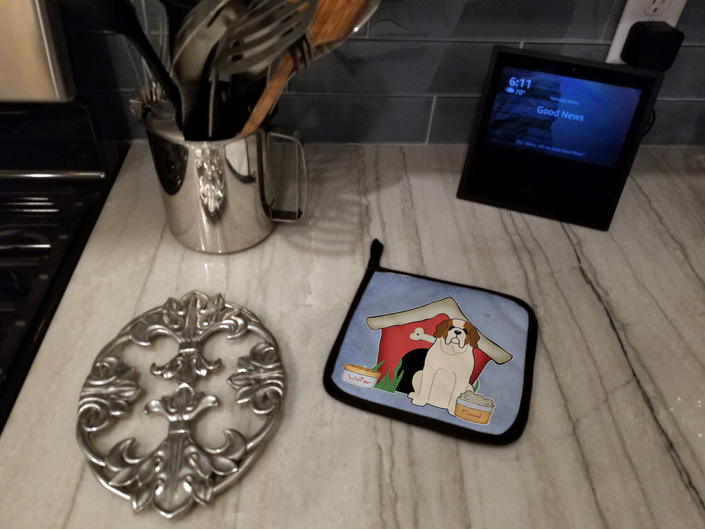 Dog House Collection Saint Bernard Pot Holder Set of 2 Heat Resistant Quilted Hot Pads 7.5 x 7.5 Inch, Insulated Kitchen Trivets for Cooking & Baking