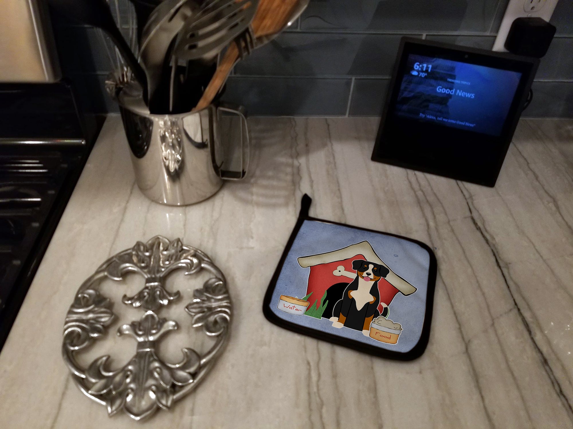 Dog House Collection Entlebucher Pot Holder Set of 2 Heat Resistant Quilted Hot Pads 7.5 x 7.5 Inch, Insulated Kitchen Trivets for Cooking & Baking