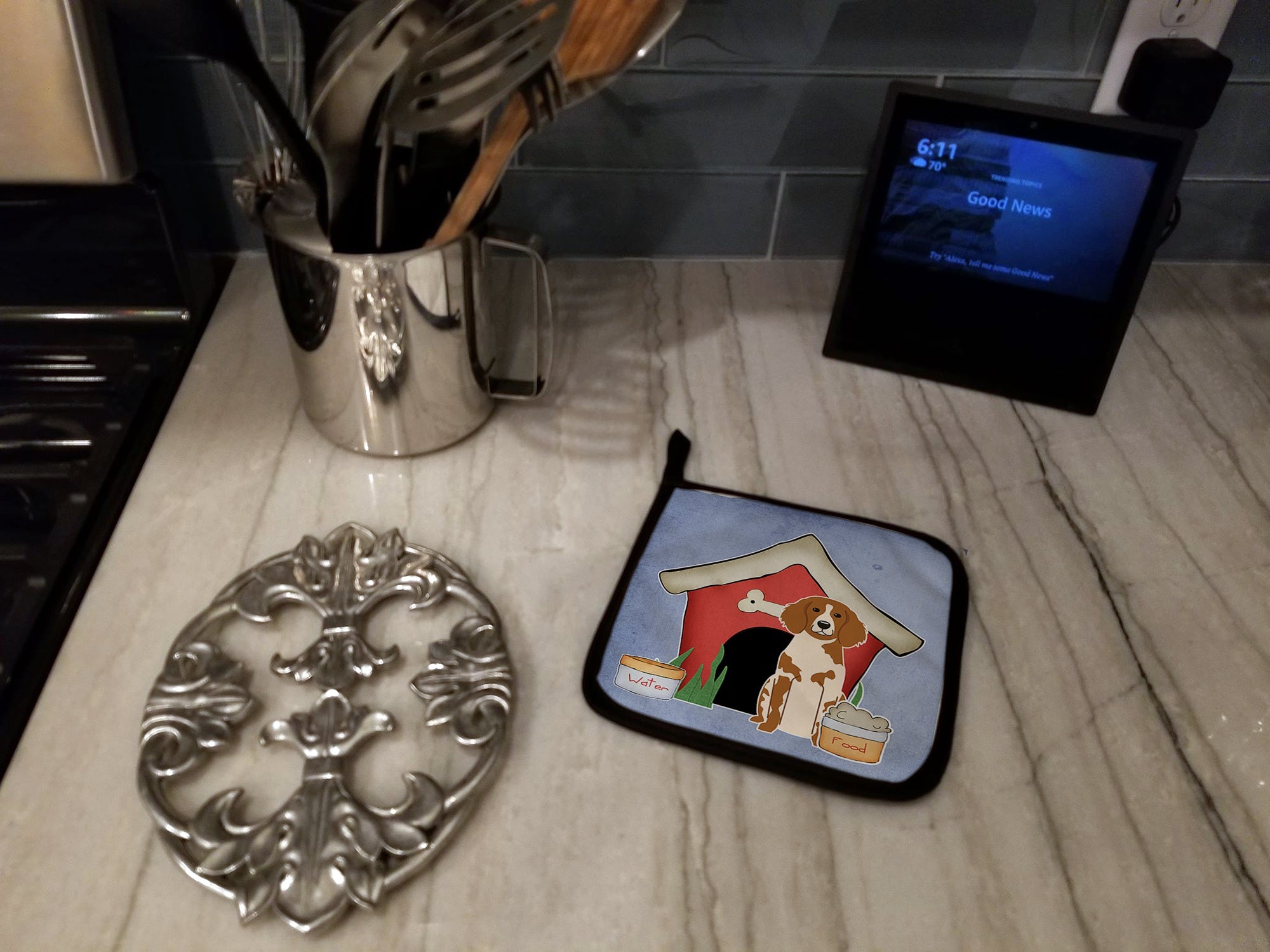 Dog House Collection Brittany Spaniel Pot Holder Set of 2 Heat Resistant Quilted Hot Pads 7.5 x 7.5 Inch, Insulated Kitchen Trivets for Cooking & Baking