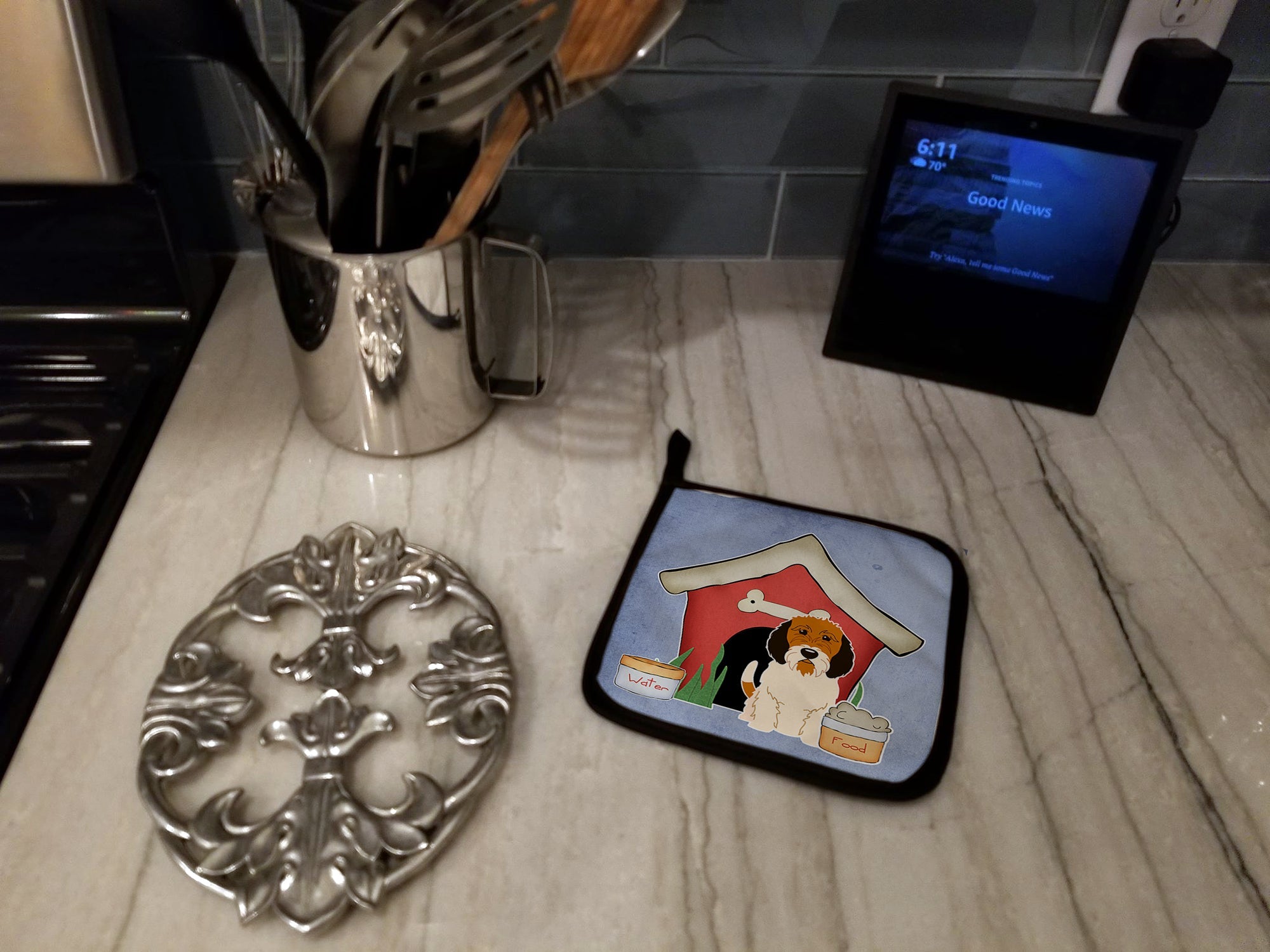 Dog House Collection Petit Basset Griffon Veenden Pot Holder Set of 2 Heat Resistant Quilted Hot Pads 7.5 x 7.5 Inch, Insulated Kitchen Trivets for Cooking & Baking