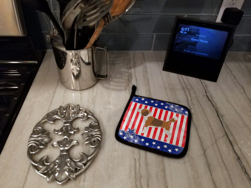 USA Patriotic Beagle Pot Holder Set of 2 Heat Resistant Quilted Hot Pads 7.5 x 7.5 Inch, Insulated Kitchen Trivets for Cooking & Baking