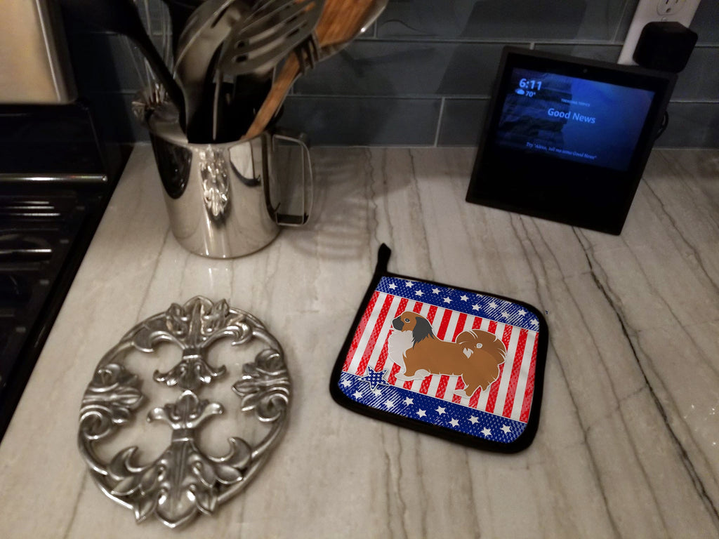 USA Patriotic Pekingese Pot Holder Set of 2 Heat Resistant Quilted Hot Pads 7.5 x 7.5 Inch, Insulated Kitchen Trivets for Cooking & Baking