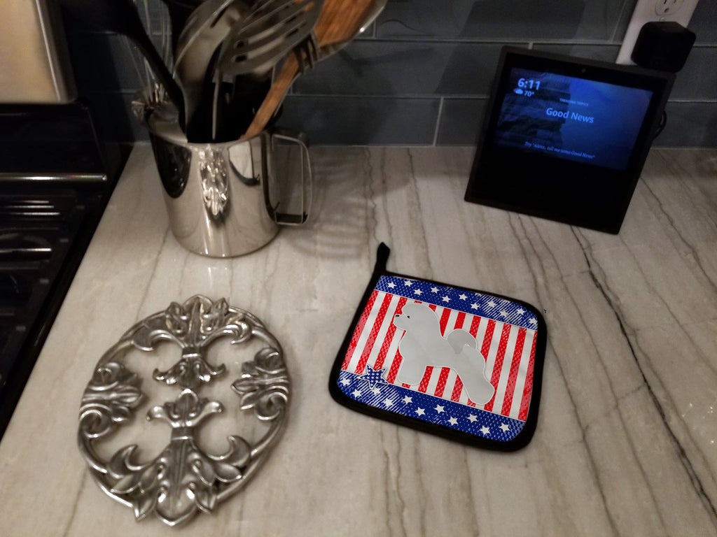 USA Patriotic Bichon Frise Pot Holder Set of 2 Heat Resistant Quilted Hot Pads 7.5 x 7.5 Inch, Insulated Kitchen Trivets for Cooking & Baking
