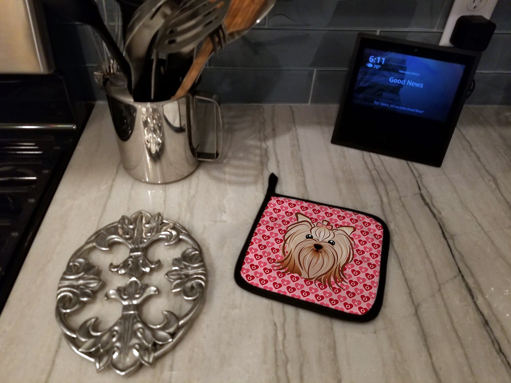 Yorkie Yorkishire Terrier Pot Holder Set of 2 Heat Resistant Quilted Hot Pads 7.5 x 7.5 Inch, Insulated Kitchen Trivets for Cooking & Baking