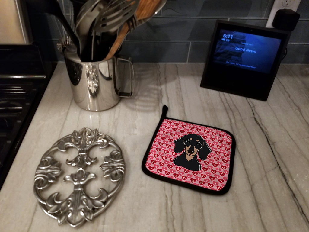 Smooth Black and Tan Dachshund Pot Holder Set of 2 Heat Resistant Quilted Hot Pads 7.5 x 7.5 Inch, Insulated Kitchen Trivets for Cooking & Baking