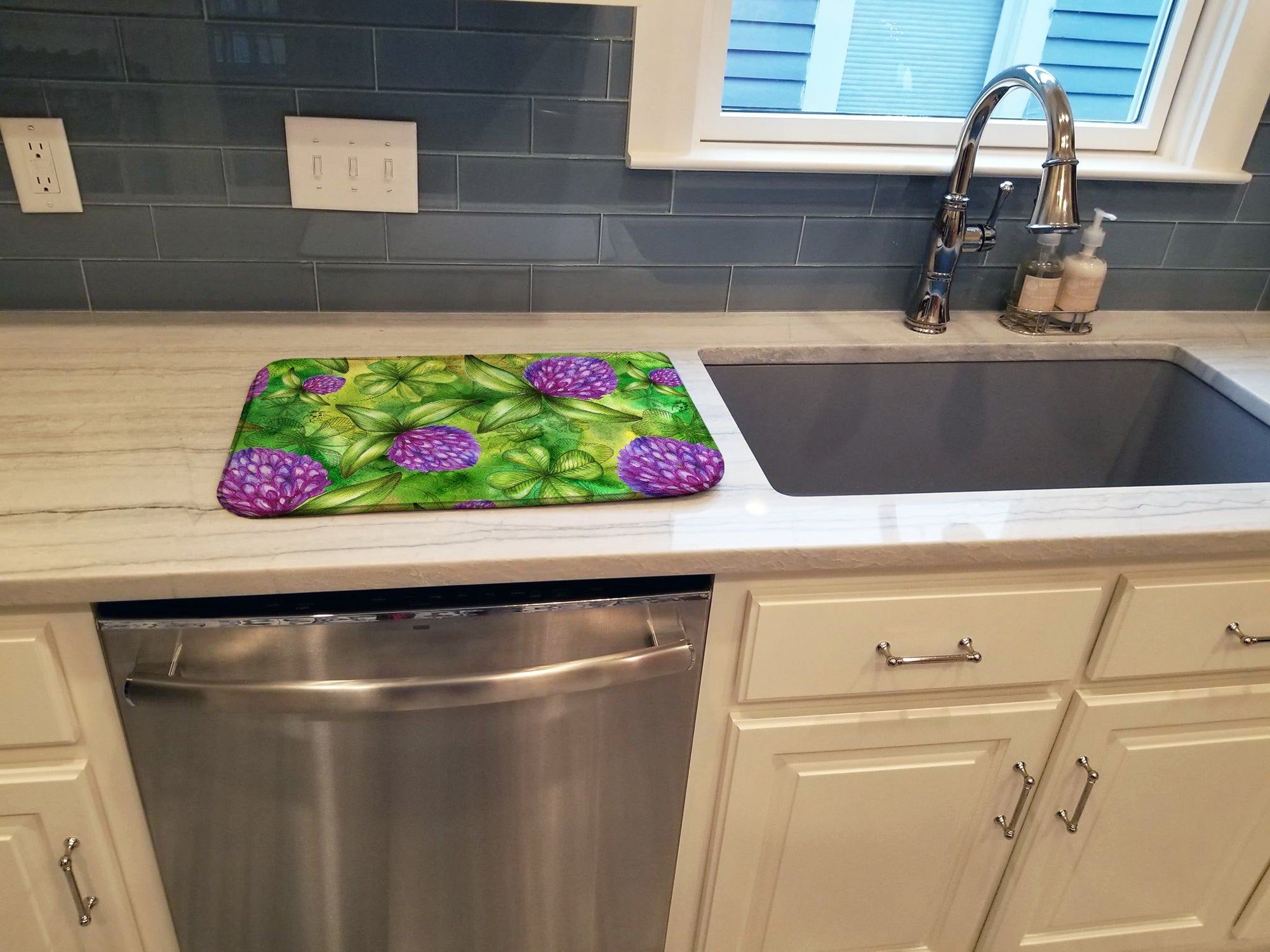 Shamrocks in Bloom Dish Drying Mat Absorbent Dish Drying Mat Pad for Kitchen Counter Dish Drainer Mat for Countertop, 14 x 21", Multicolor