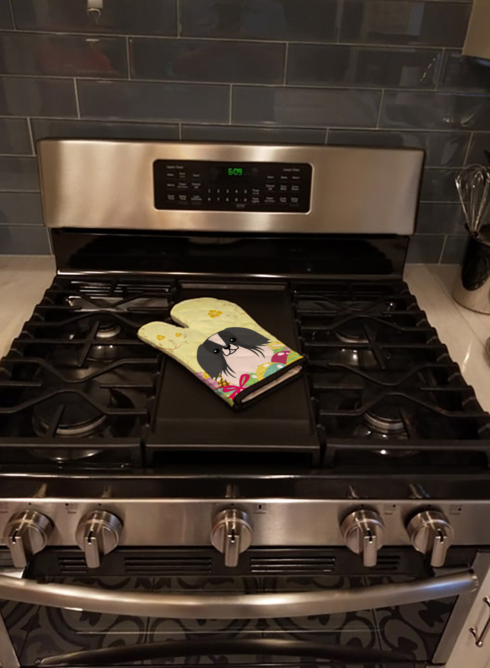 Easter Eggs Pekingese Black White Oven Mitt Heat Resistant Thick Oven Mitt for Hot Pans and Oven, Kitchen Mitt Protect Hands, Cooking Baking Glove