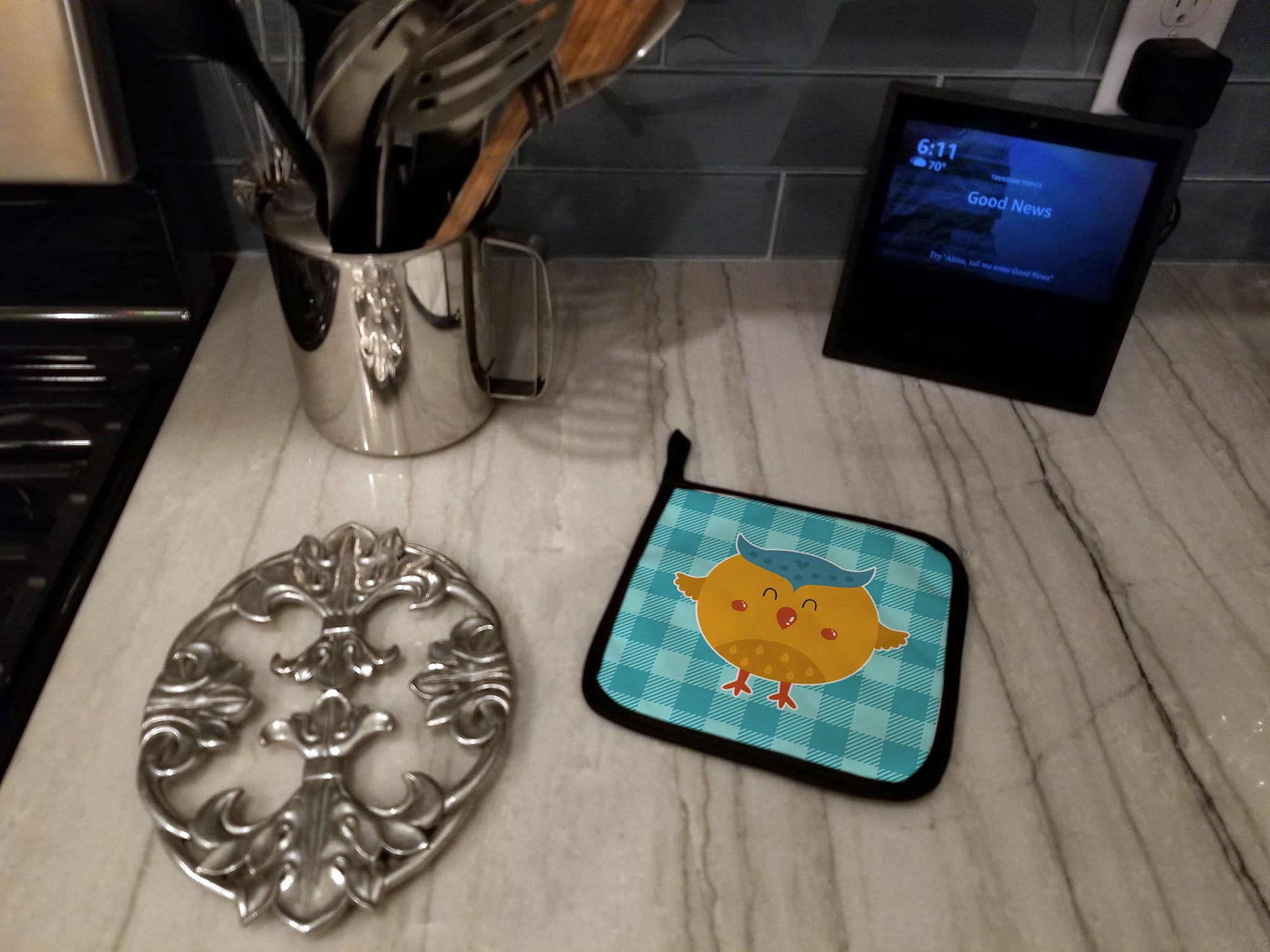 Wise Owl Pot Holder Set of 2 Heat Resistant Quilted Hot Pads 7.5 x 7.5 Inch, Insulated Kitchen Trivets for Cooking & Baking