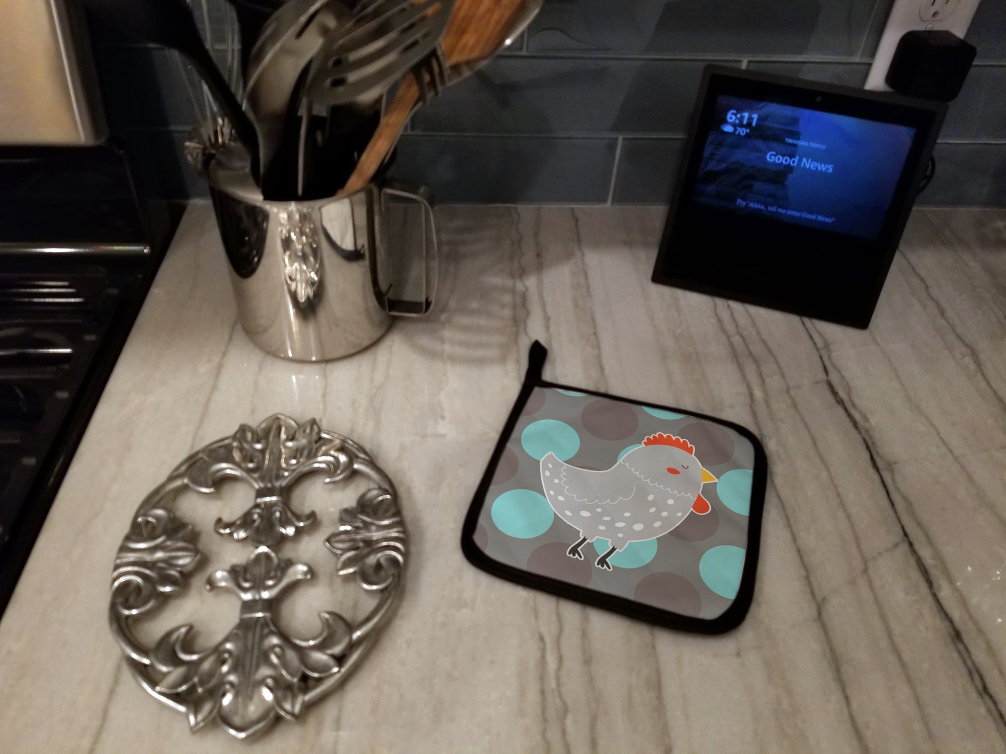 Grey Chicken Pot Holder Set of 2 Heat Resistant Quilted Hot Pads 7.5 x 7.5 Inch, Insulated Kitchen Trivets for Cooking & Baking