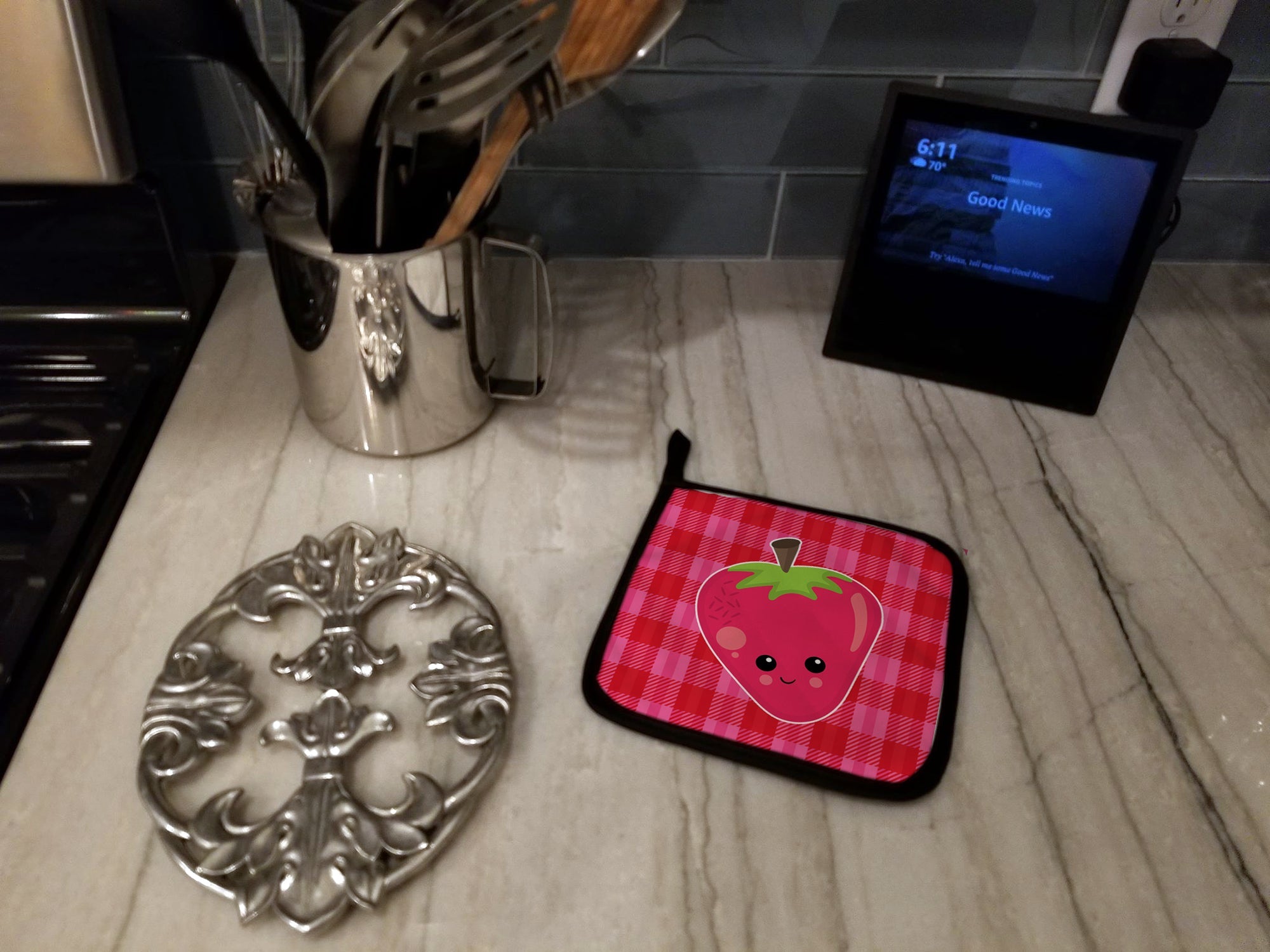 Strawberry Face Pot Holder Set of 2 Heat Resistant Quilted Hot Pads 7.5 x 7.5 Inch, Insulated Kitchen Trivets for Cooking & Baking