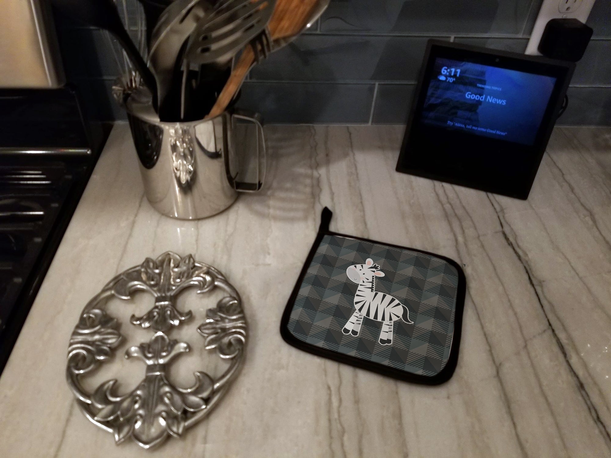 Zebra Pot Holder Set of 2 Heat Resistant Quilted Hot Pads 7.5 x 7.5 Inch, Insulated Kitchen Trivets for Cooking & Baking