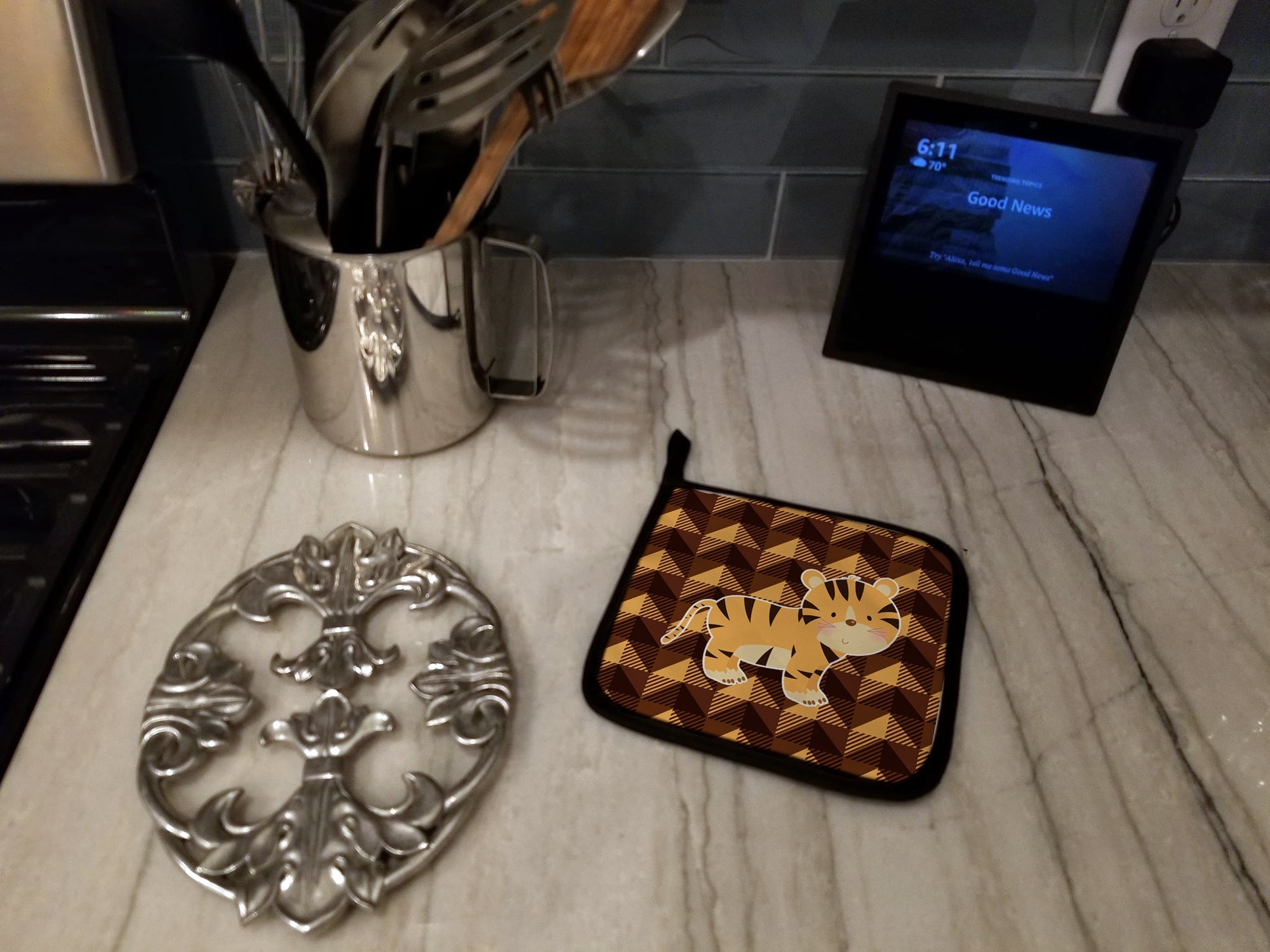Tiger Pot Holder Set of 2 Heat Resistant Quilted Hot Pads 7.5 x 7.5 Inch, Insulated Kitchen Trivets for Cooking & Baking