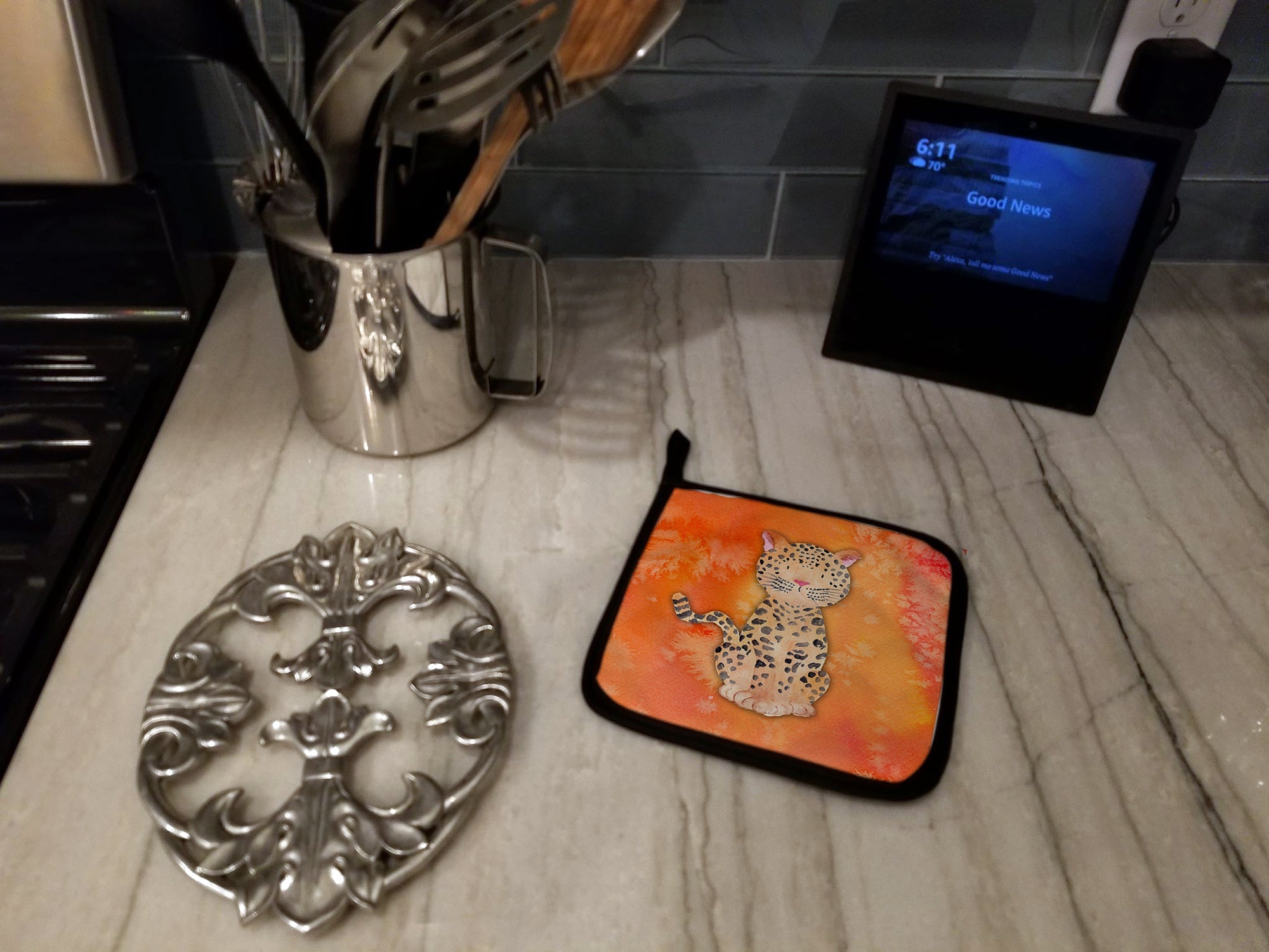 Leopard Watercolor Pot Holder Set of 2 Heat Resistant Quilted Hot Pads 7.5 x 7.5 Inch, Insulated Kitchen Trivets for Cooking & Baking