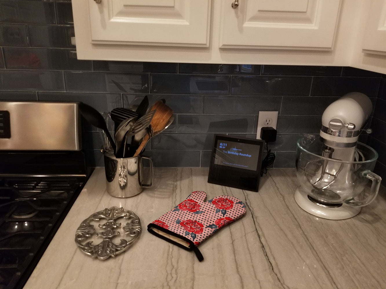 Watercolor Red Roses and Polkadots Oven Mitt Heat Resistant Thick Oven Mitt for Hot Pans and Oven, Kitchen Mitt Protect Hands, Cooking Baking Glove