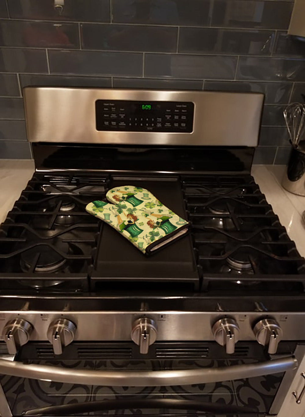 Watercolor St Patrick's Day Party Oven Mitt Heat Resistant Thick Oven Mitt for Hot Pans and Oven, Kitchen Mitt Protect Hands, Cooking Baking Glove