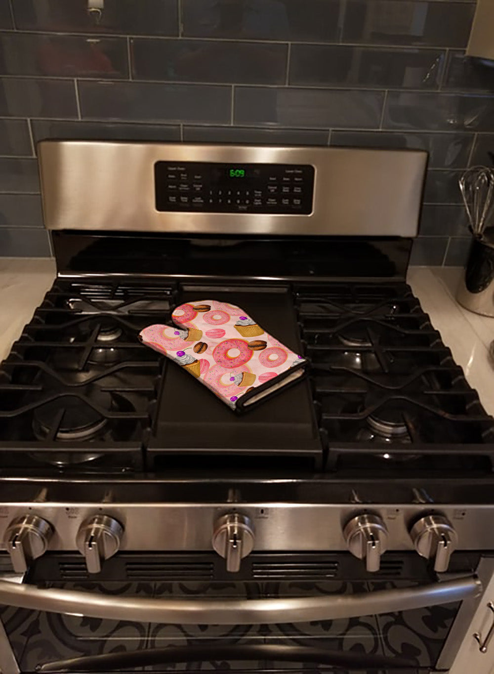 Watercolor Sweet Pastries Oven Mitt Heat Resistant Thick Oven Mitt for Hot Pans and Oven, Kitchen Mitt Protect Hands, Cooking Baking Glove