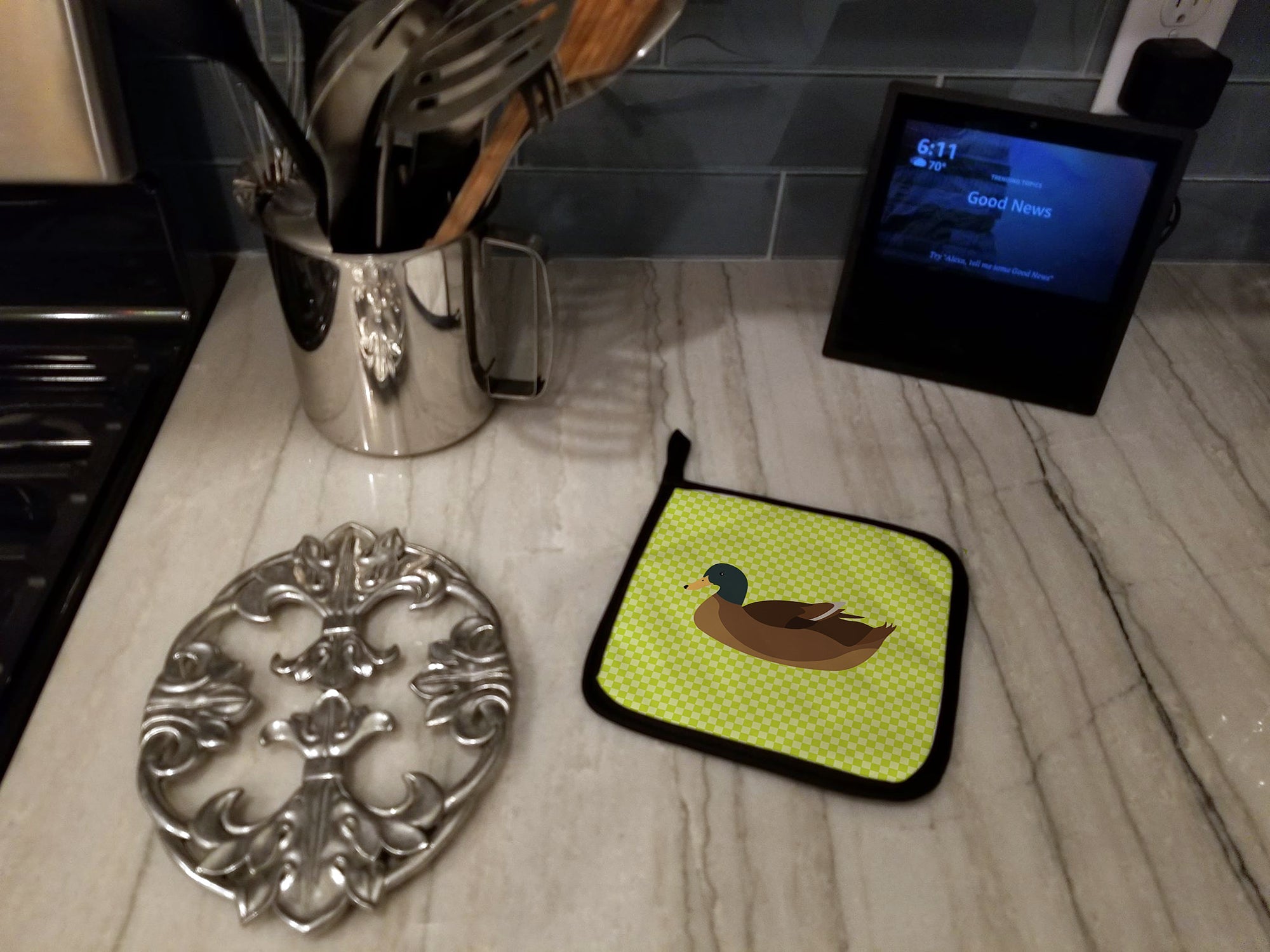 Khaki Campbell Duck Green Pot Holder Set of 2 Heat Resistant Quilted Hot Pads 7.5 x 7.5 Inch, Insulated Kitchen Trivets for Cooking & Baking