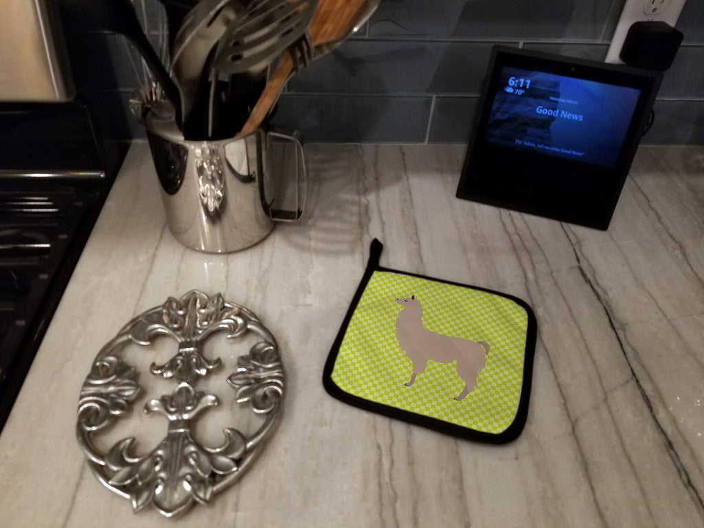 Llama Green Pot Holder Set of 2 Heat Resistant Quilted Hot Pads 7.5 x 7.5 Inch, Insulated Kitchen Trivets for Cooking & Baking