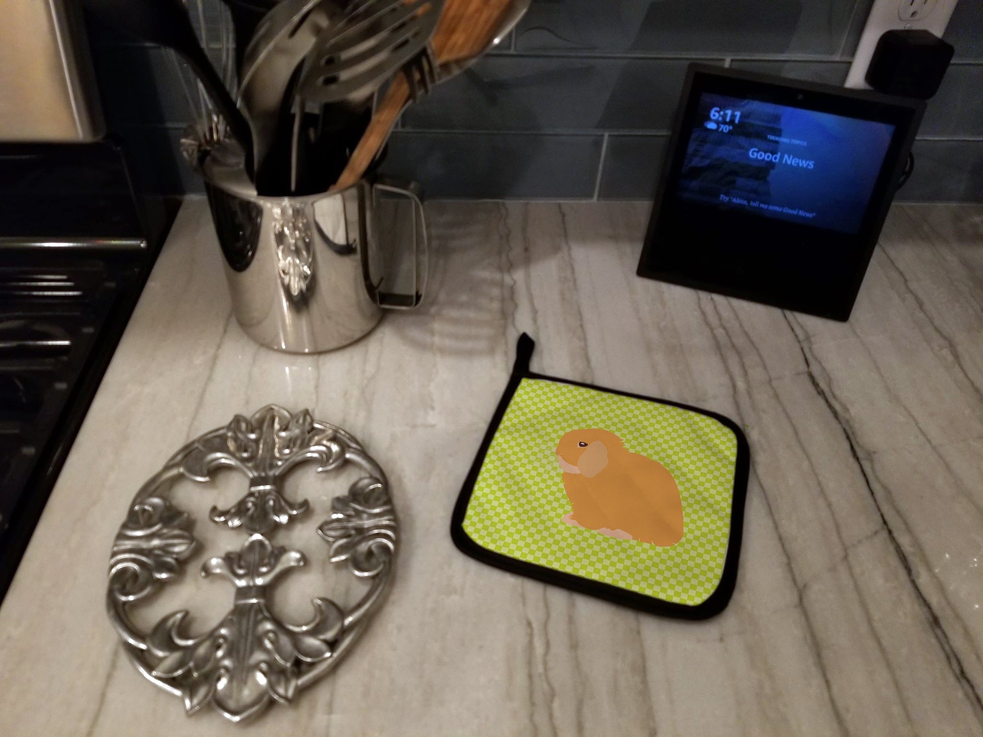 Holland Lop Rabbit Green Pot Holder Set of 2 Heat Resistant Quilted Hot Pads 7.5 x 7.5 Inch, Insulated Kitchen Trivets for Cooking & Baking