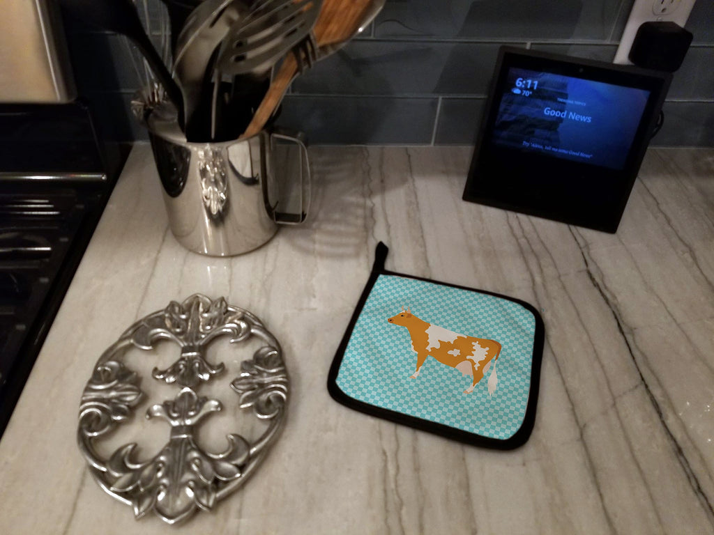 Guernsey Cow Blue Check Pot Holder Set of 2 Heat Resistant Quilted Hot Pads 7.5 x 7.5 Inch, Insulated Kitchen Trivets for Cooking & Baking
