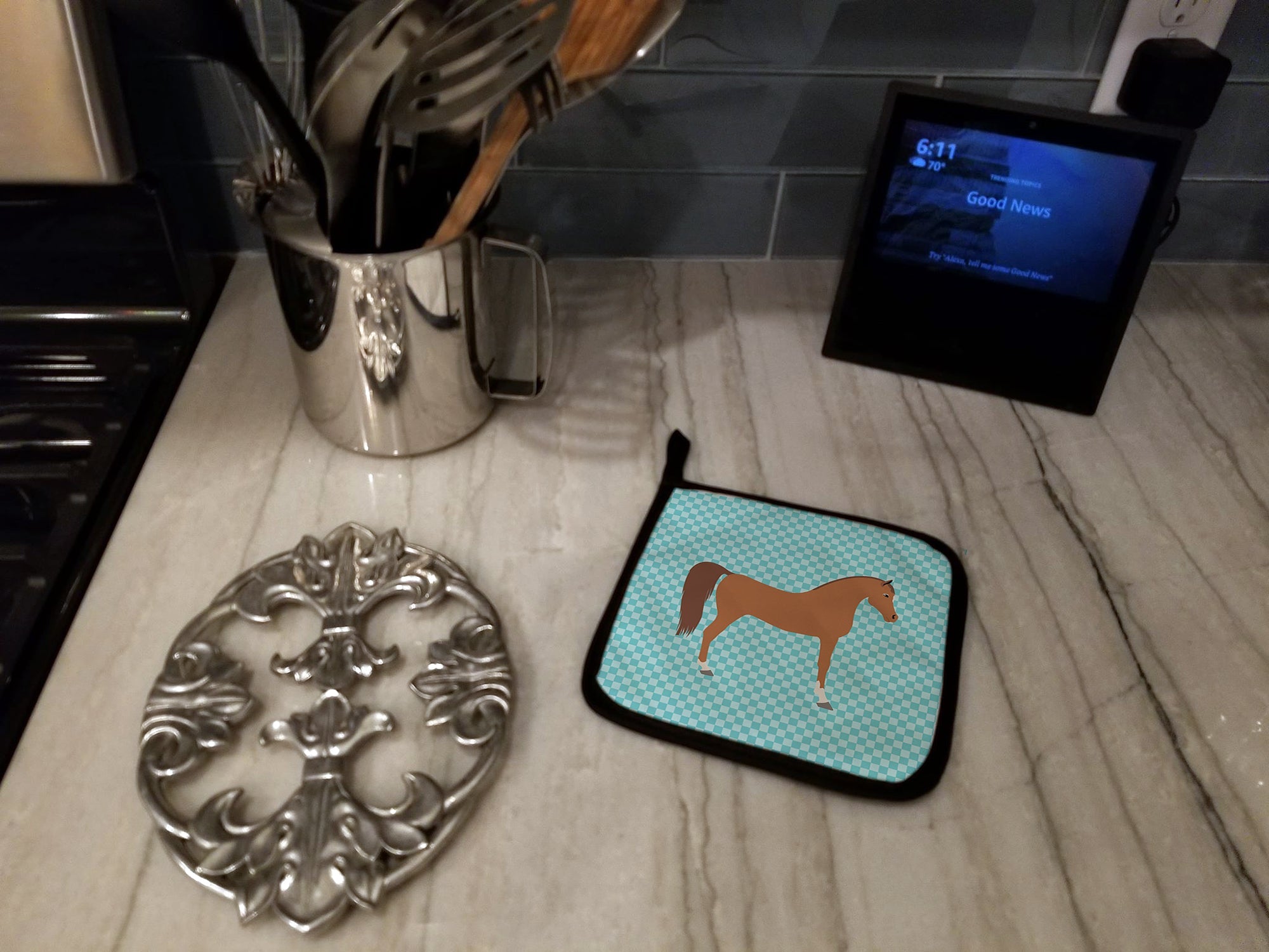 Arabian Horse Blue Check Pot Holder Set of 2 Heat Resistant Quilted Hot Pads 7.5 x 7.5 Inch, Insulated Kitchen Trivets for Cooking & Baking