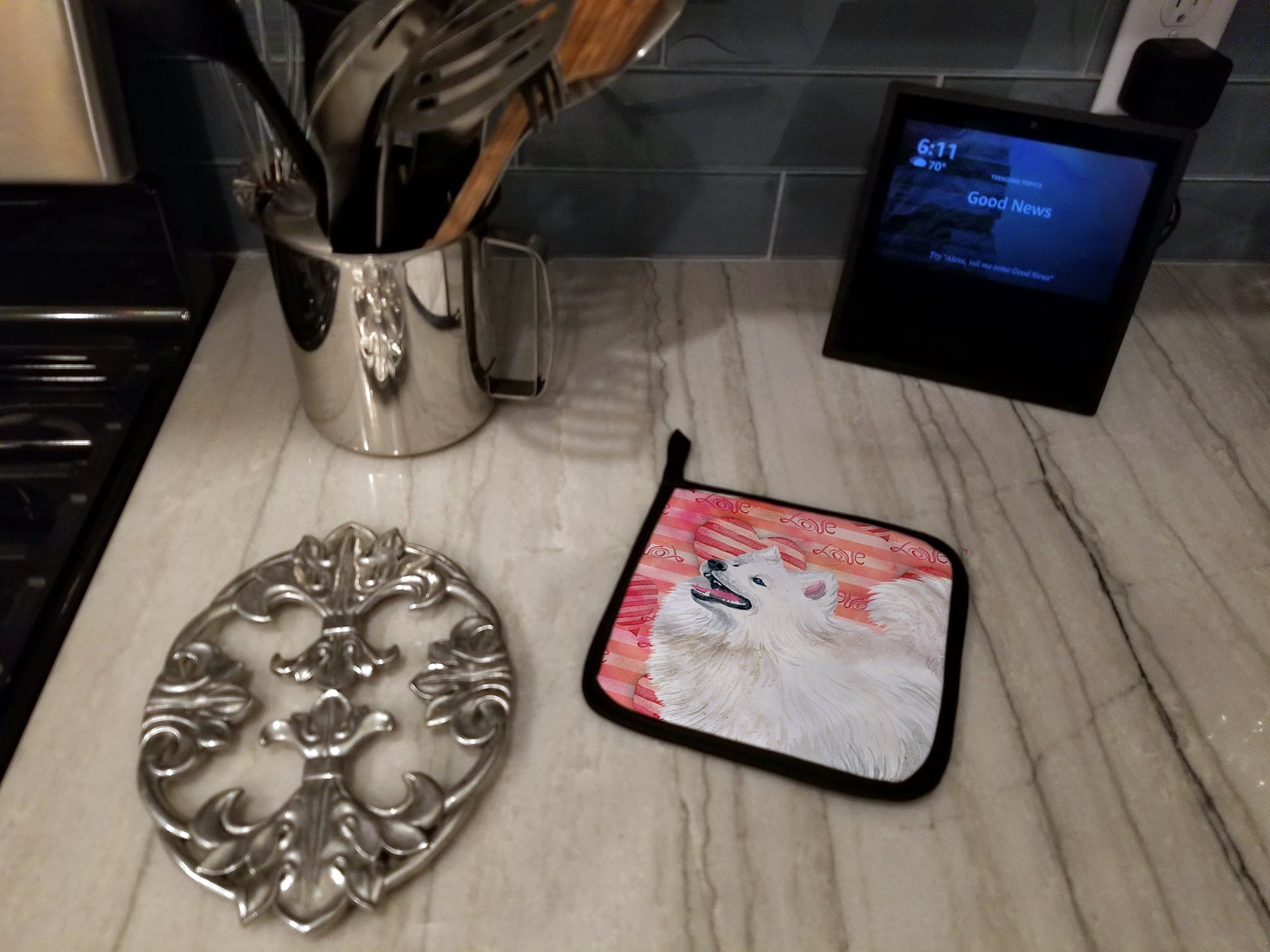 Samoyed Love Pot Holder Set of 2 Heat Resistant Quilted Hot Pads 7.5 x 7.5 Inch, Insulated Kitchen Trivets for Cooking & Baking