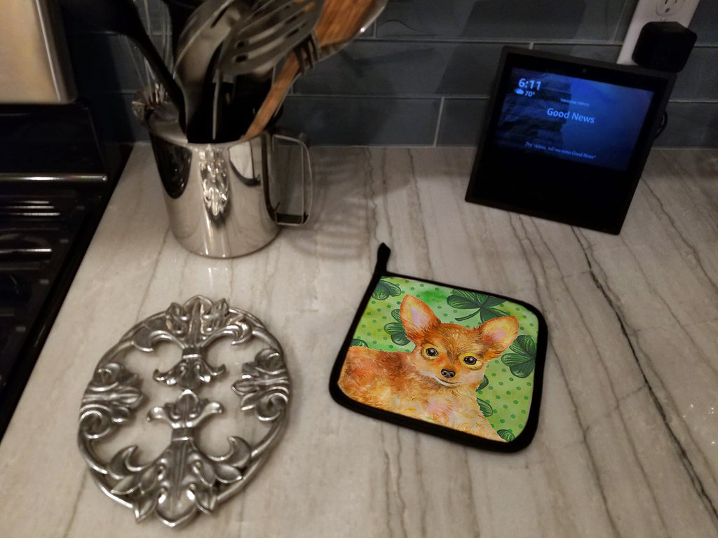 Toy Terrier St Patrick's Pot Holder Set of 2 Heat Resistant Quilted Hot Pads 7.5 x 7.5 Inch, Insulated Kitchen Trivets for Cooking & Baking