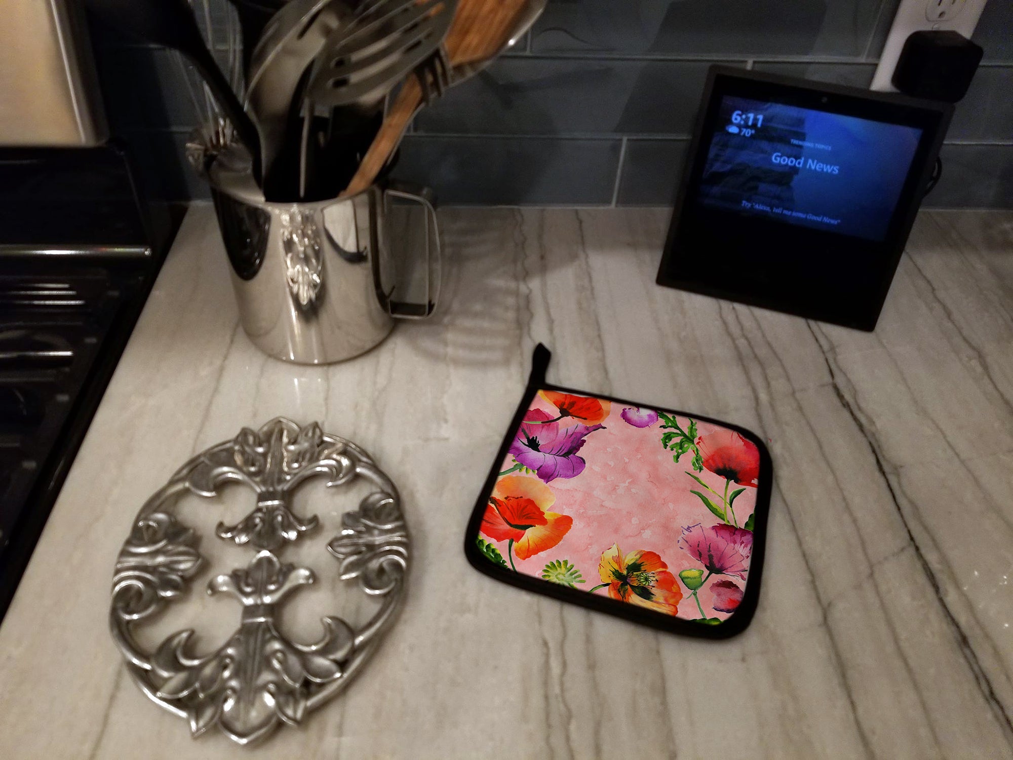 Poppy Flowers Pot Holder Set of 2 Heat Resistant Quilted Hot Pads 7.5 x 7.5 Inch, Insulated Kitchen Trivets for Cooking & Baking