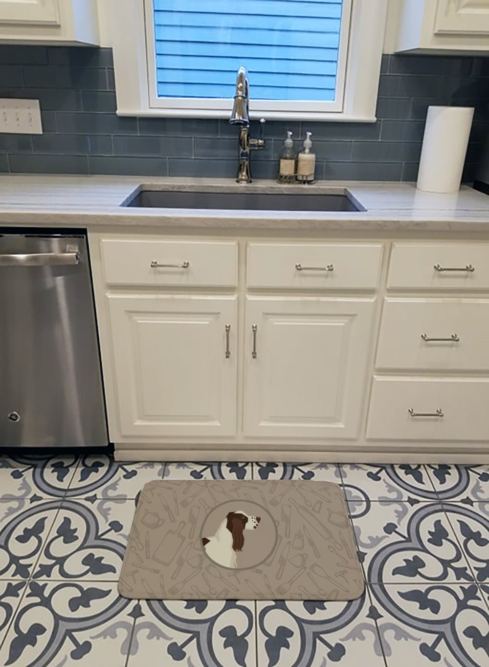 English Springer Spaniel In the Kitchen Memory Foam Kitchen Mat Machine Washable Anti-Fatigue Cushion Comfort Bath or Kitchen Rug