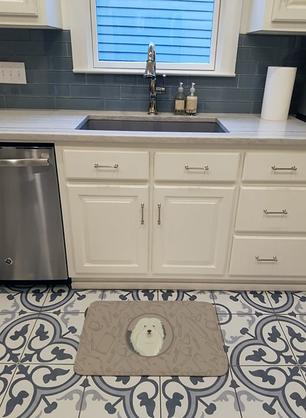 Old English Sheepdog In the Kitchen Memory Foam Kitchen Mat Machine Washable Anti-Fatigue Cushion Comfort Bath or Kitchen Rug