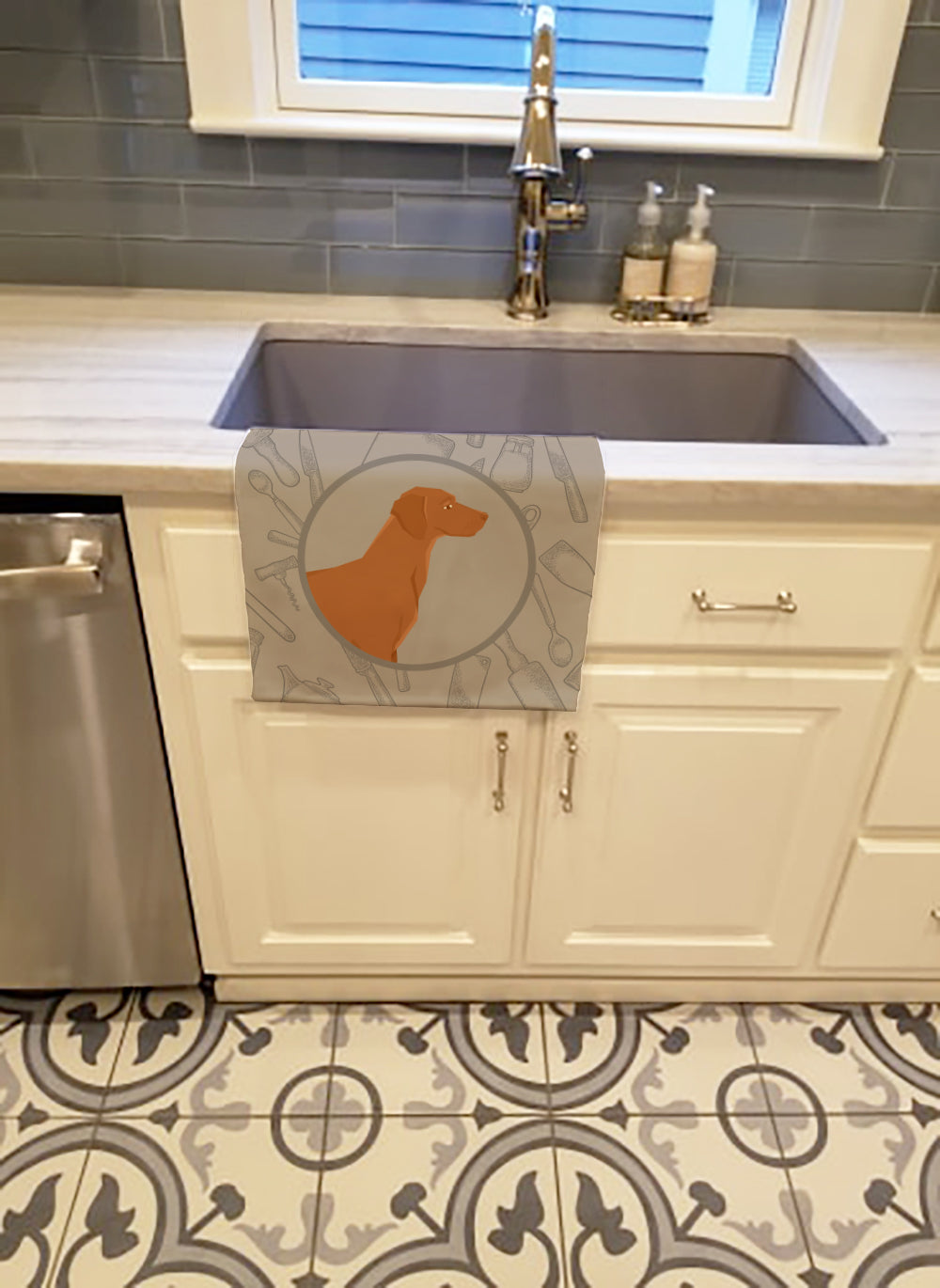 Vizsla In the Kitchen Kitchen Towel Velour Plush Front and Cotton Loop Back Machine Washable