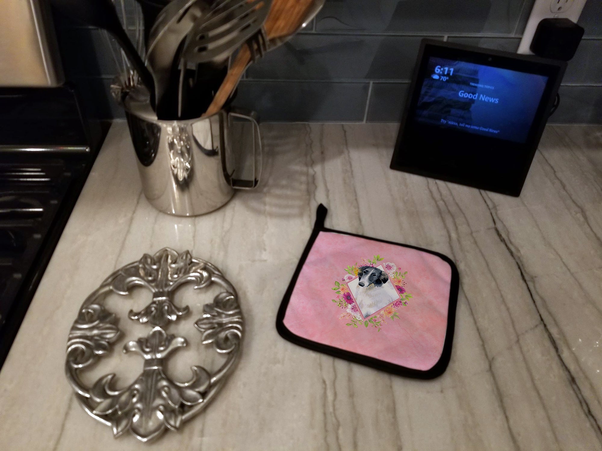 Borzoi Pink Flowers Pot Holder Set of 2 Heat Resistant Quilted Hot Pads 7.5 x 7.5 Inch, Insulated Kitchen Trivets for Cooking & Baking