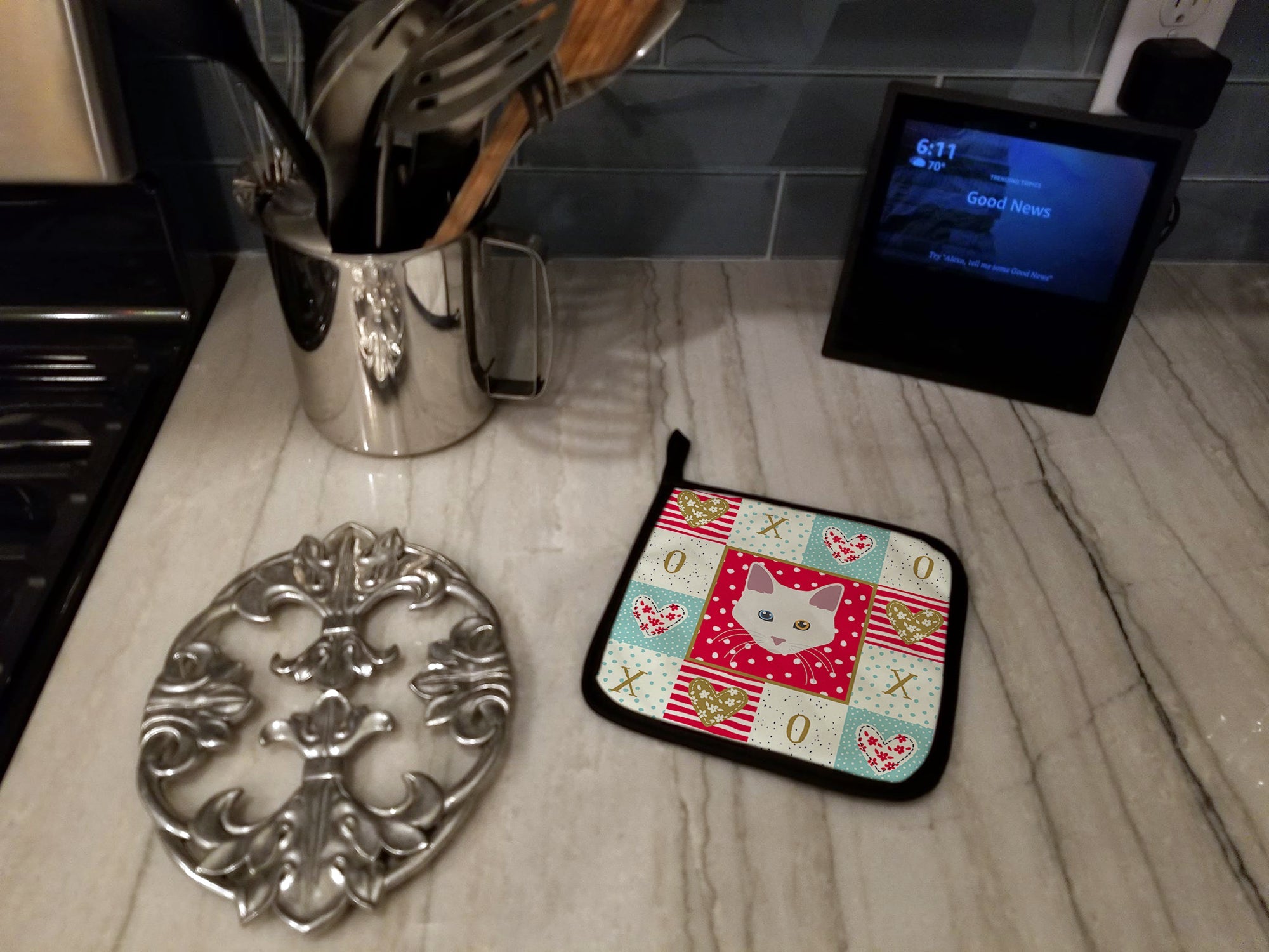 Aphrodite Giant Cat Love Pot Holder Set of 2 Heat Resistant Quilted Hot Pads 7.5 x 7.5 Inch, Insulated Kitchen Trivets for Cooking & Baking