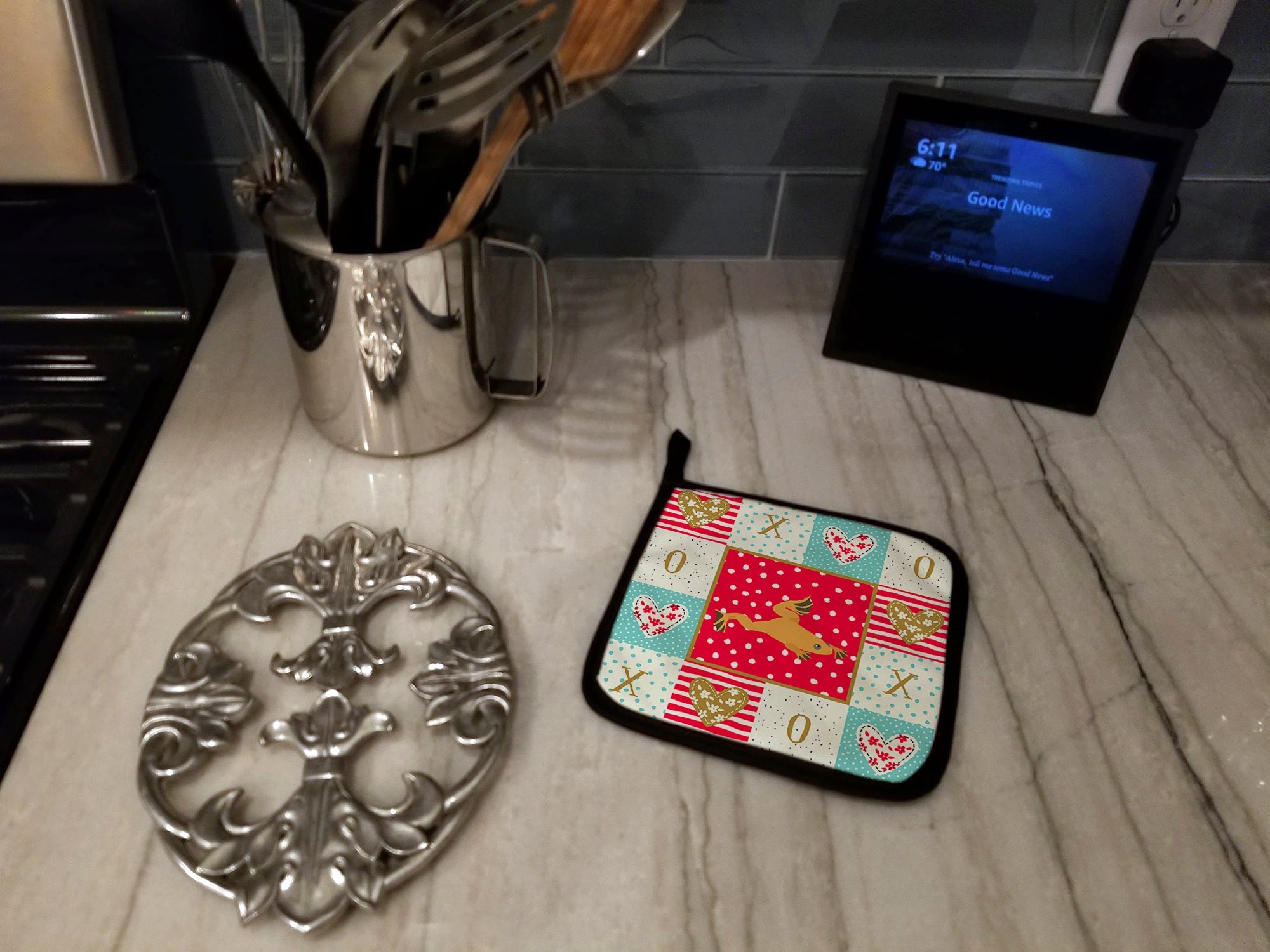 Aquarium Frog Pot Holder Set of 2 Heat Resistant Quilted Hot Pads 7.5 x 7.5 Inch, Insulated Kitchen Trivets for Cooking & Baking