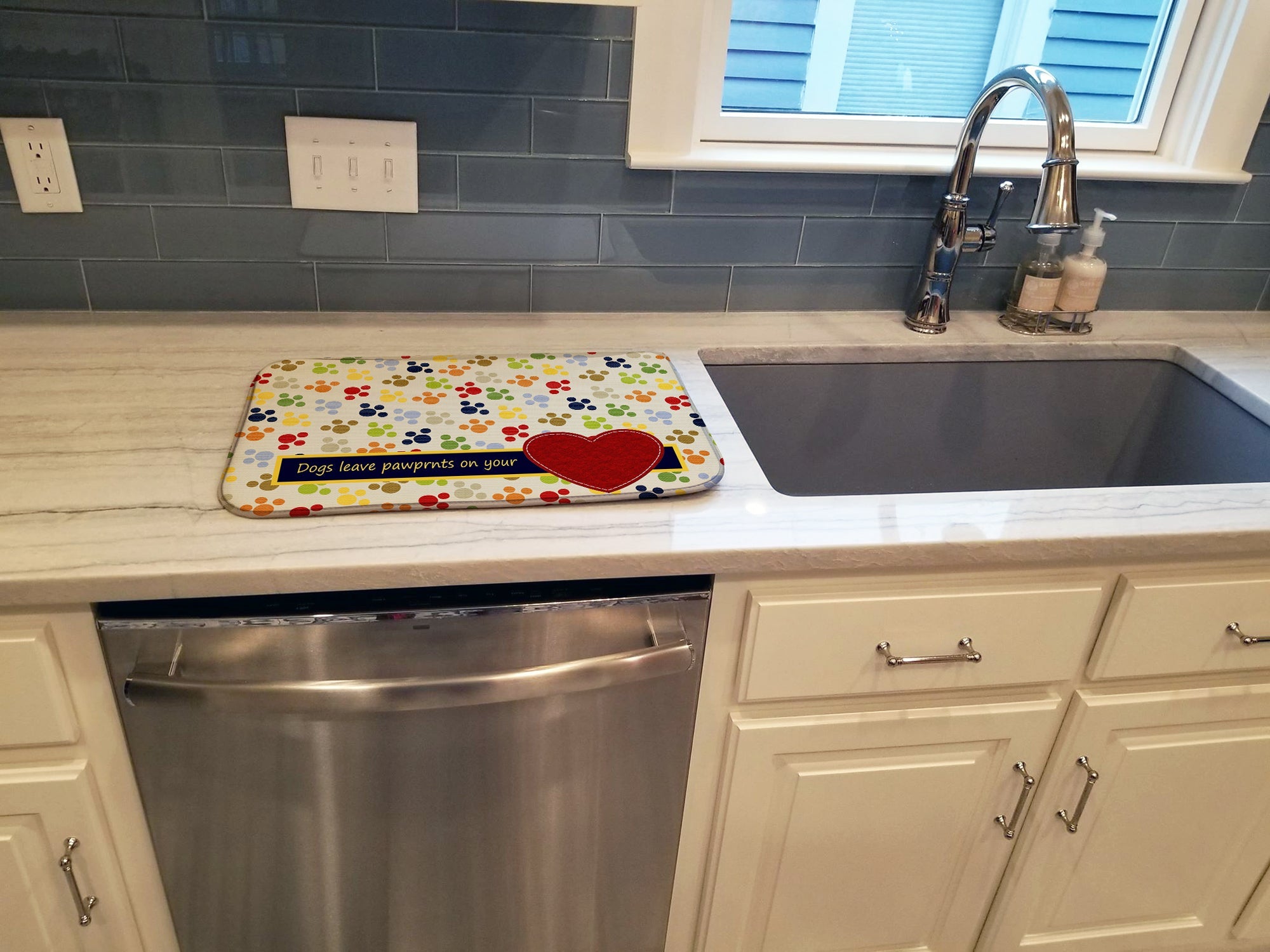 Dogs leave pawprints on your heart Dish Drying Mat Absorbent Dish Drying Mat Pad for Kitchen Counter Dish Drainer Mat for Countertop, 14 x 21", Multicolor
