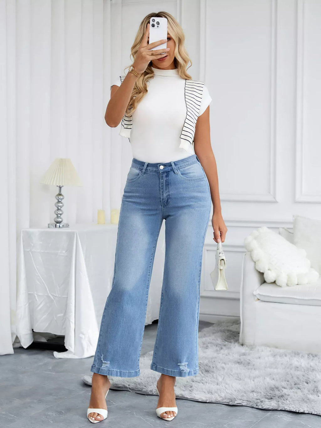 Distressed Wide Leg Jeans