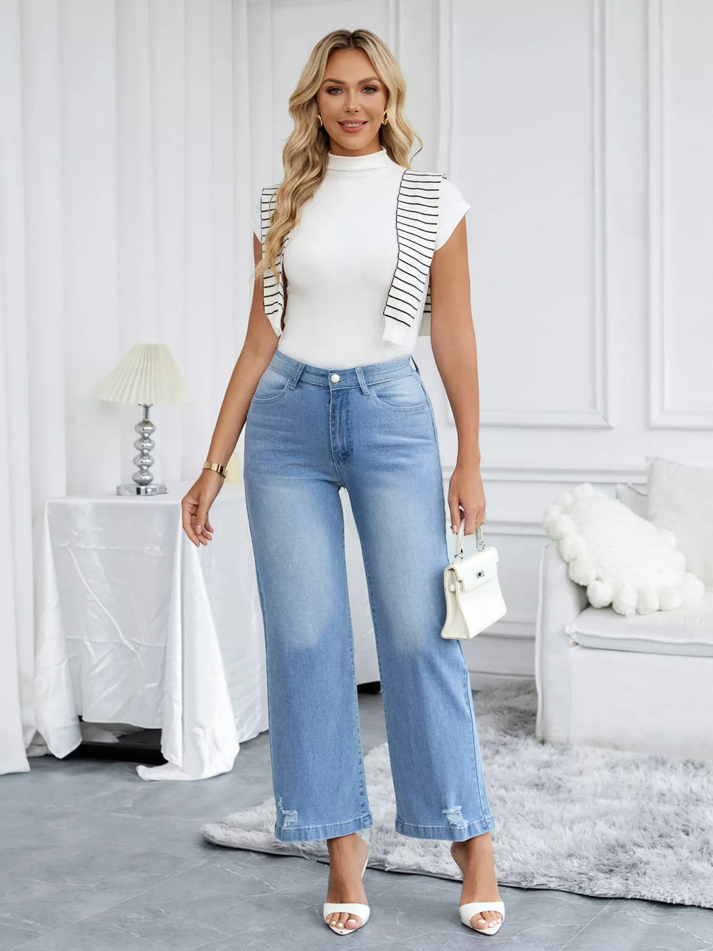 Distressed Wide Leg Jeans