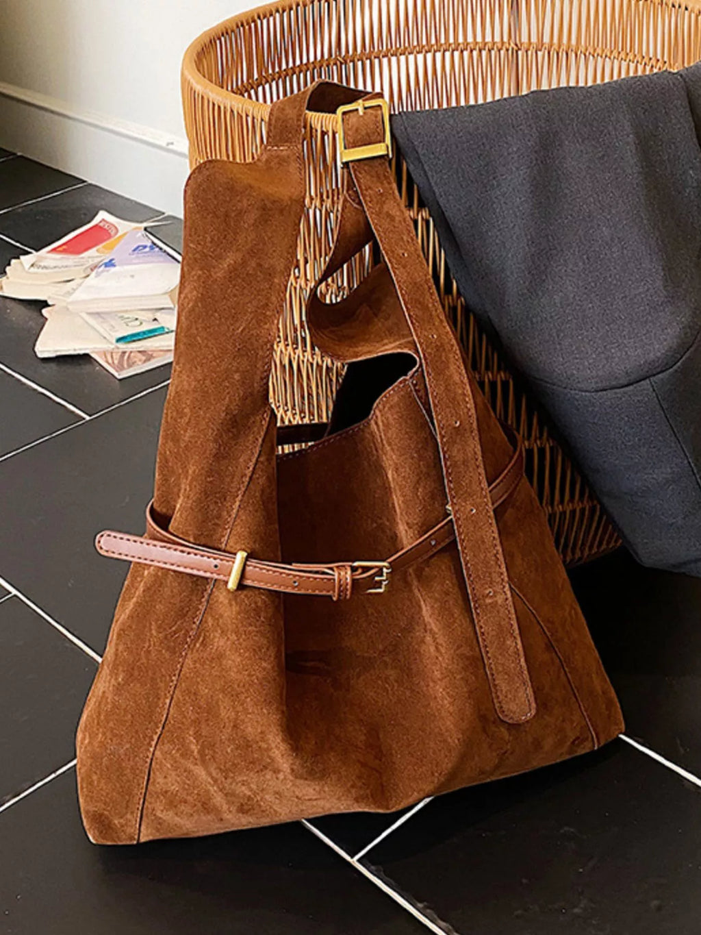 Buckle Adjustable Strap Shoulder Bag