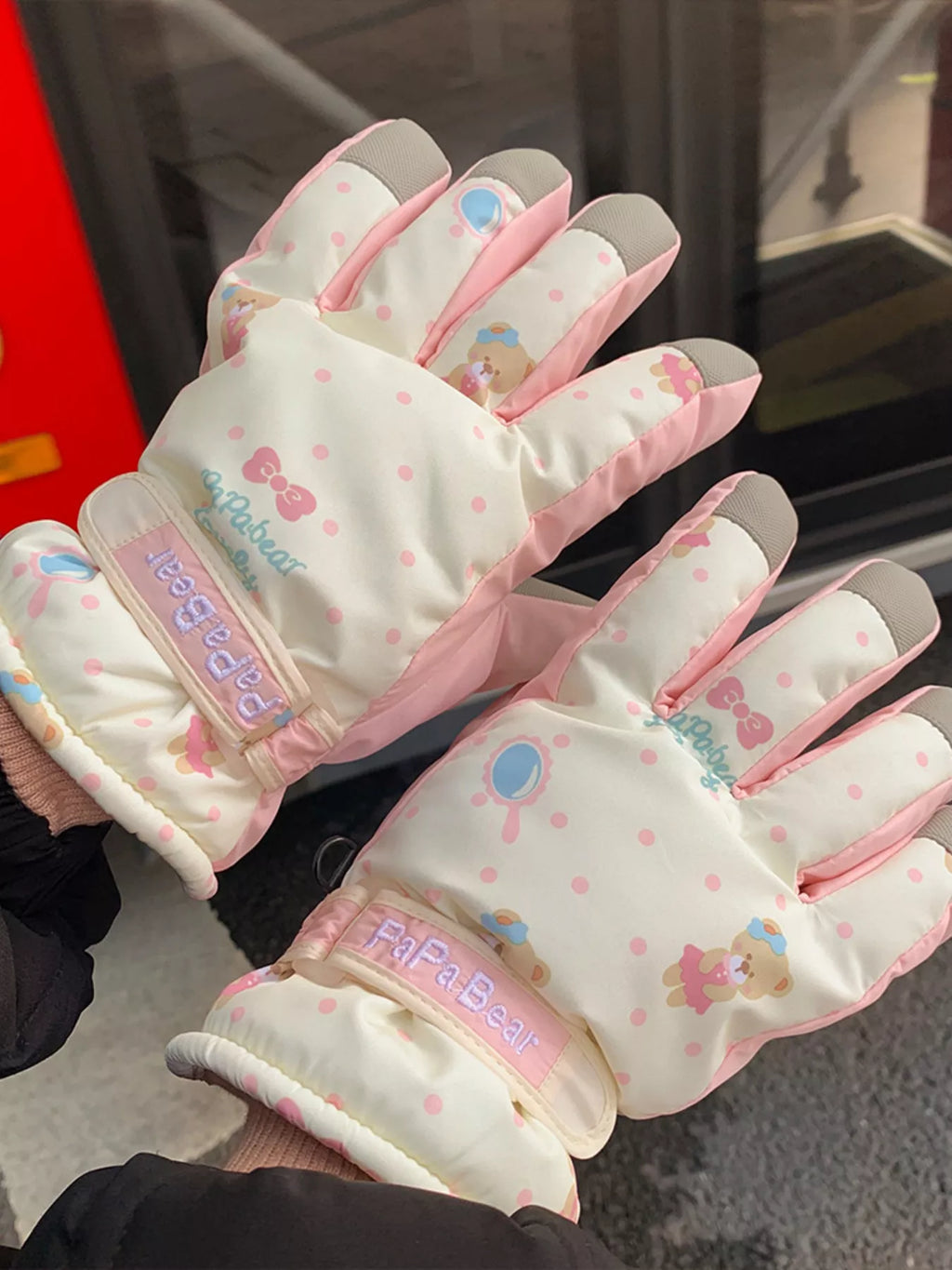 Bear Patterned Winter Gloves