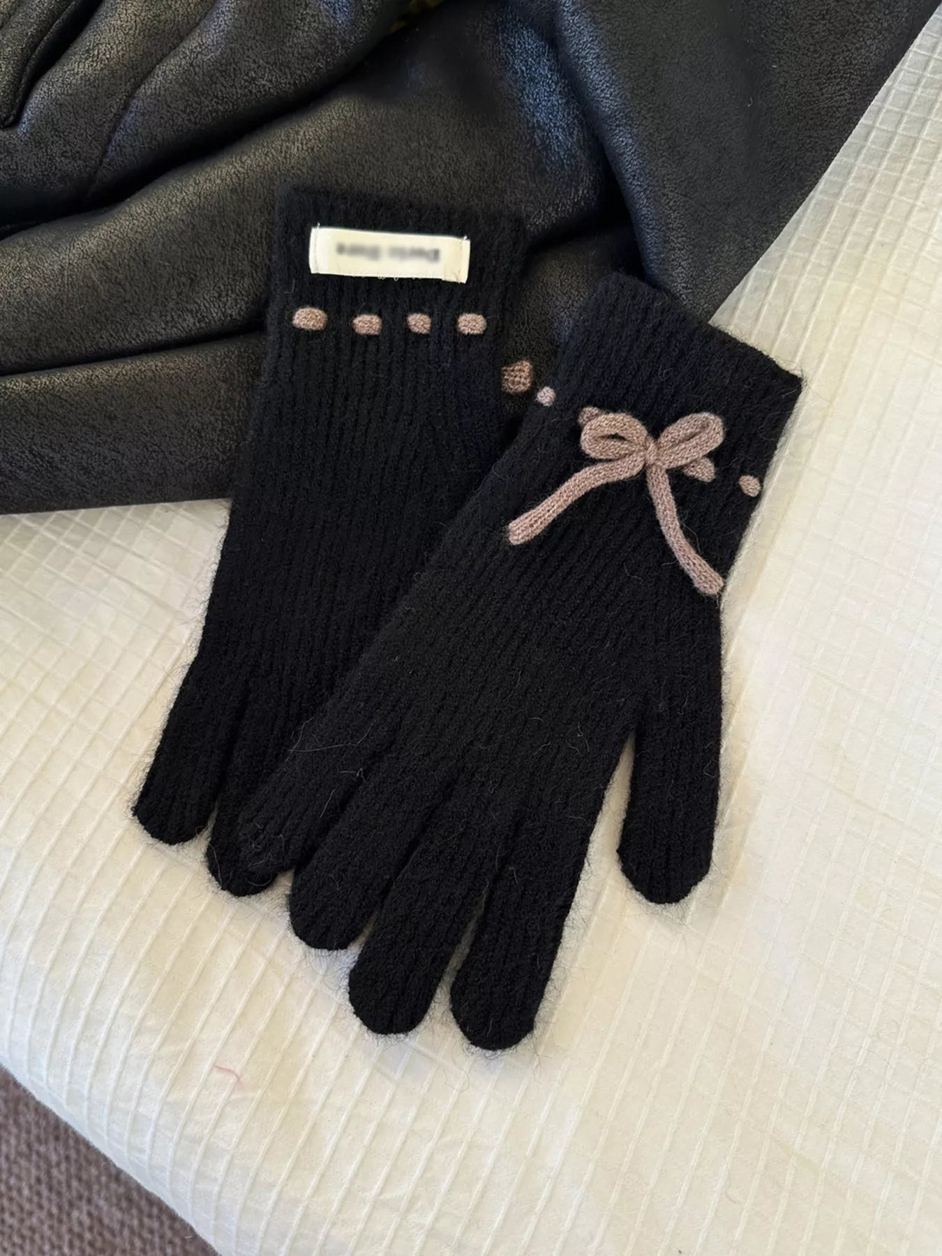 Knitted Gloves with Bow Accent