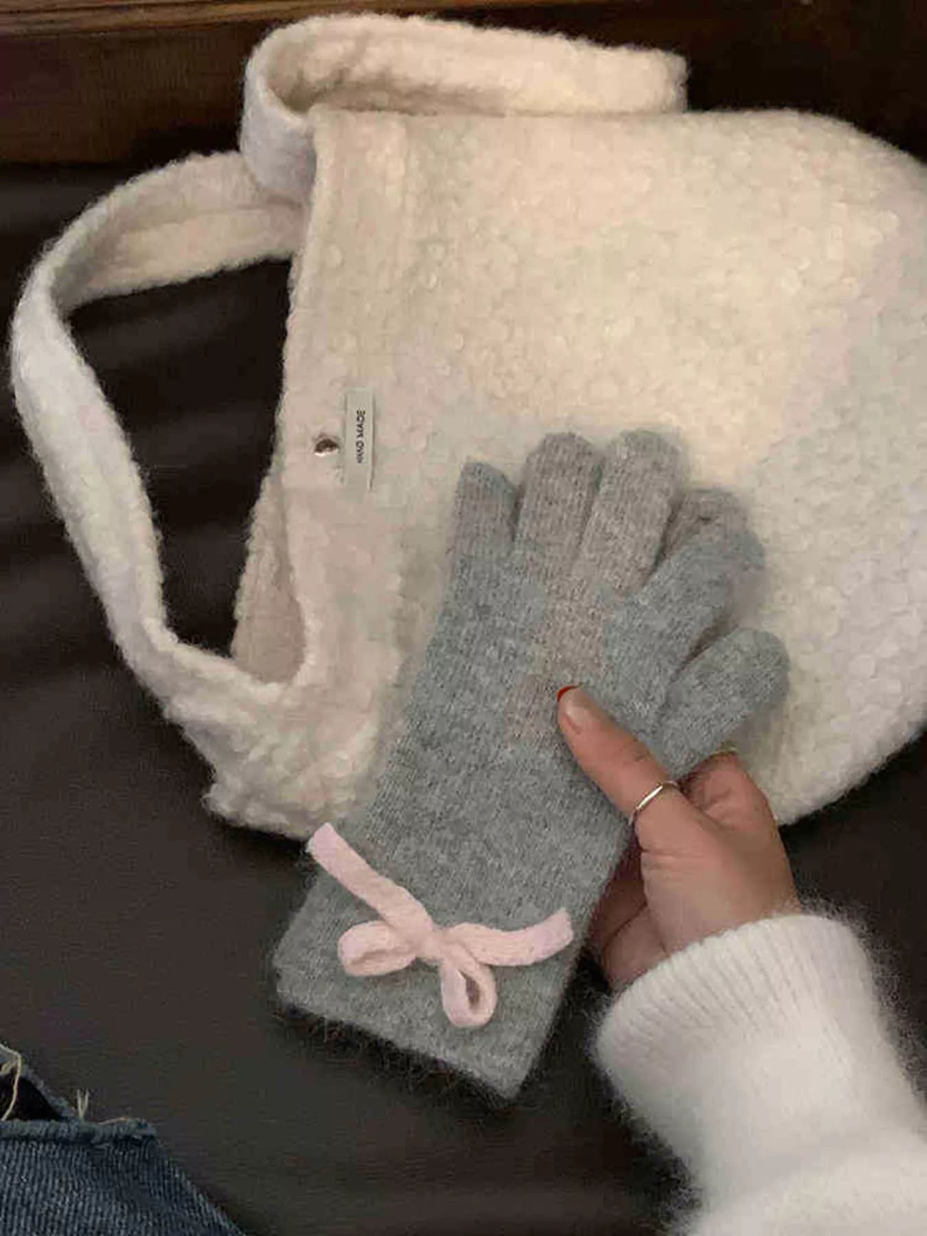 Bow-Accent Knit Gloves